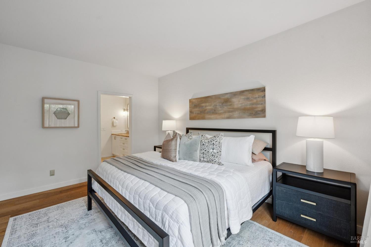 Detail Gallery Image 31 of 54 For 121 Eucalyptus Knoll St, Mill Valley,  CA 94941 - 2 Beds | 2 Baths