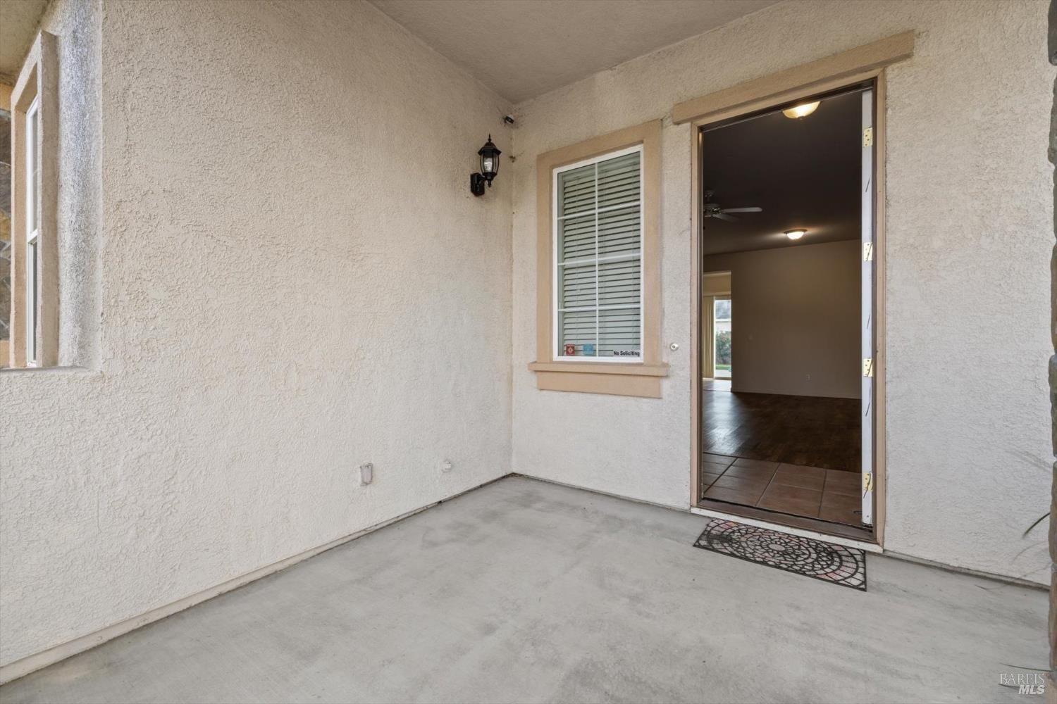Detail Gallery Image 11 of 55 For 1651 Little Rock Cir, Suisun City,  CA 94585 - 3 Beds | 2 Baths
