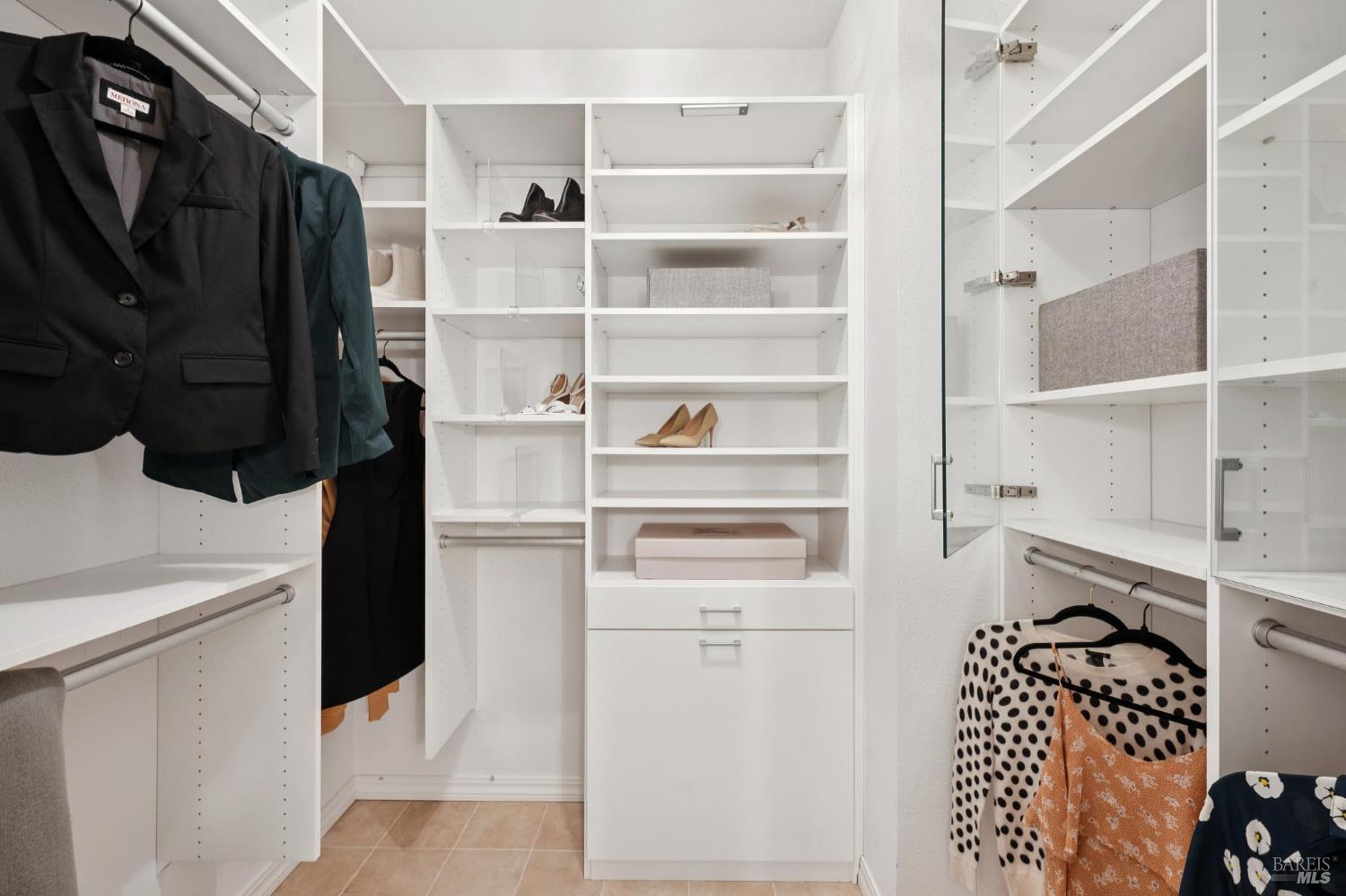 Detail Gallery Image 34 of 54 For 121 Eucalyptus Knoll St, Mill Valley,  CA 94941 - 2 Beds | 2 Baths