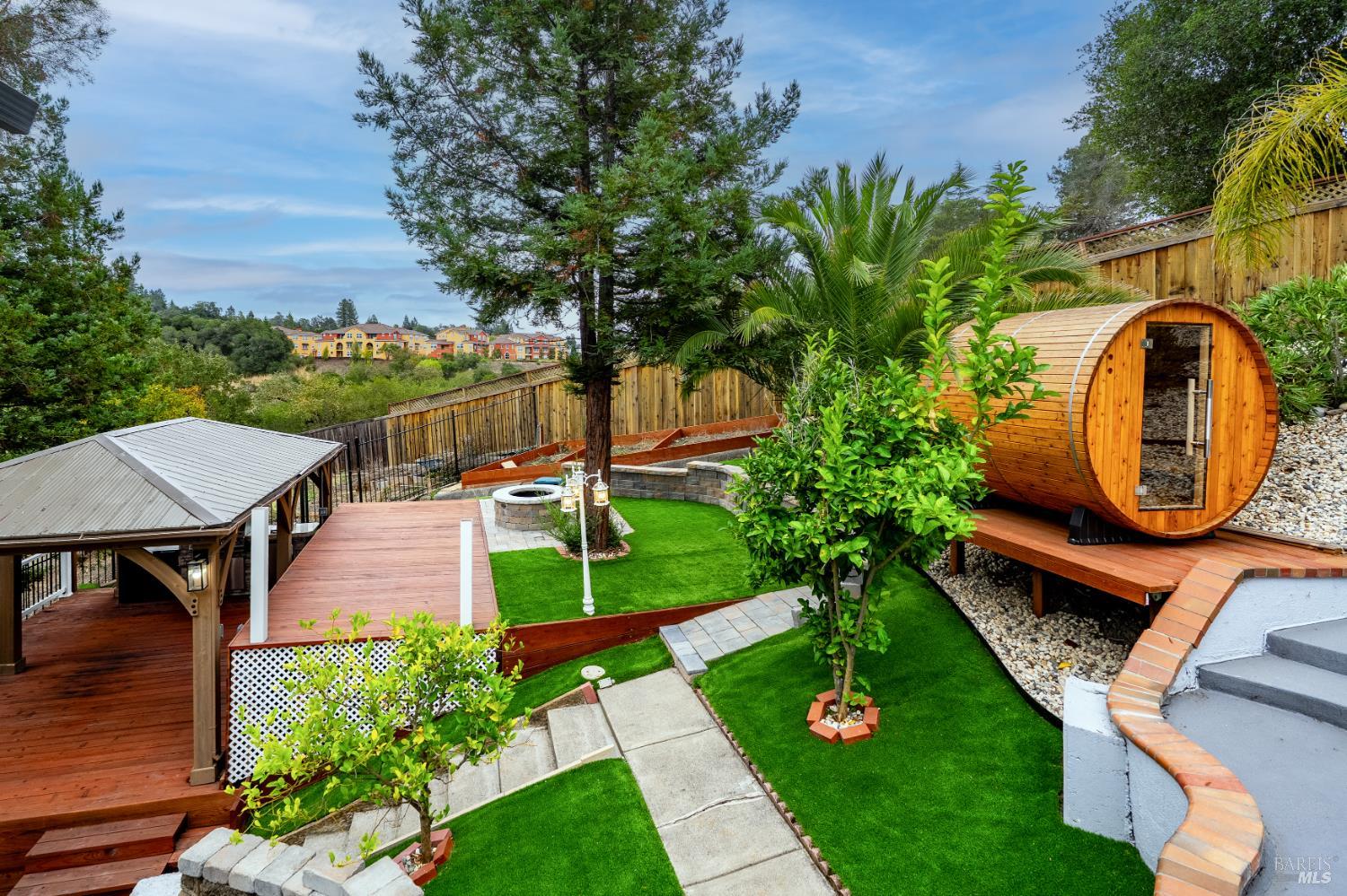 Detail Gallery Image 2 of 71 For 3428 Lake Park Ct, Santa Rosa,  CA 95403 - 4 Beds | 3/1 Baths