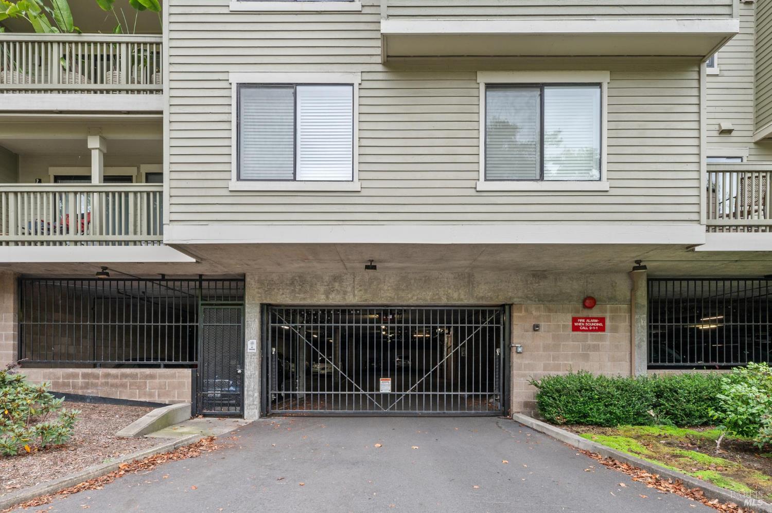 Detail Gallery Image 53 of 54 For 121 Eucalyptus Knoll St, Mill Valley,  CA 94941 - 2 Beds | 2 Baths