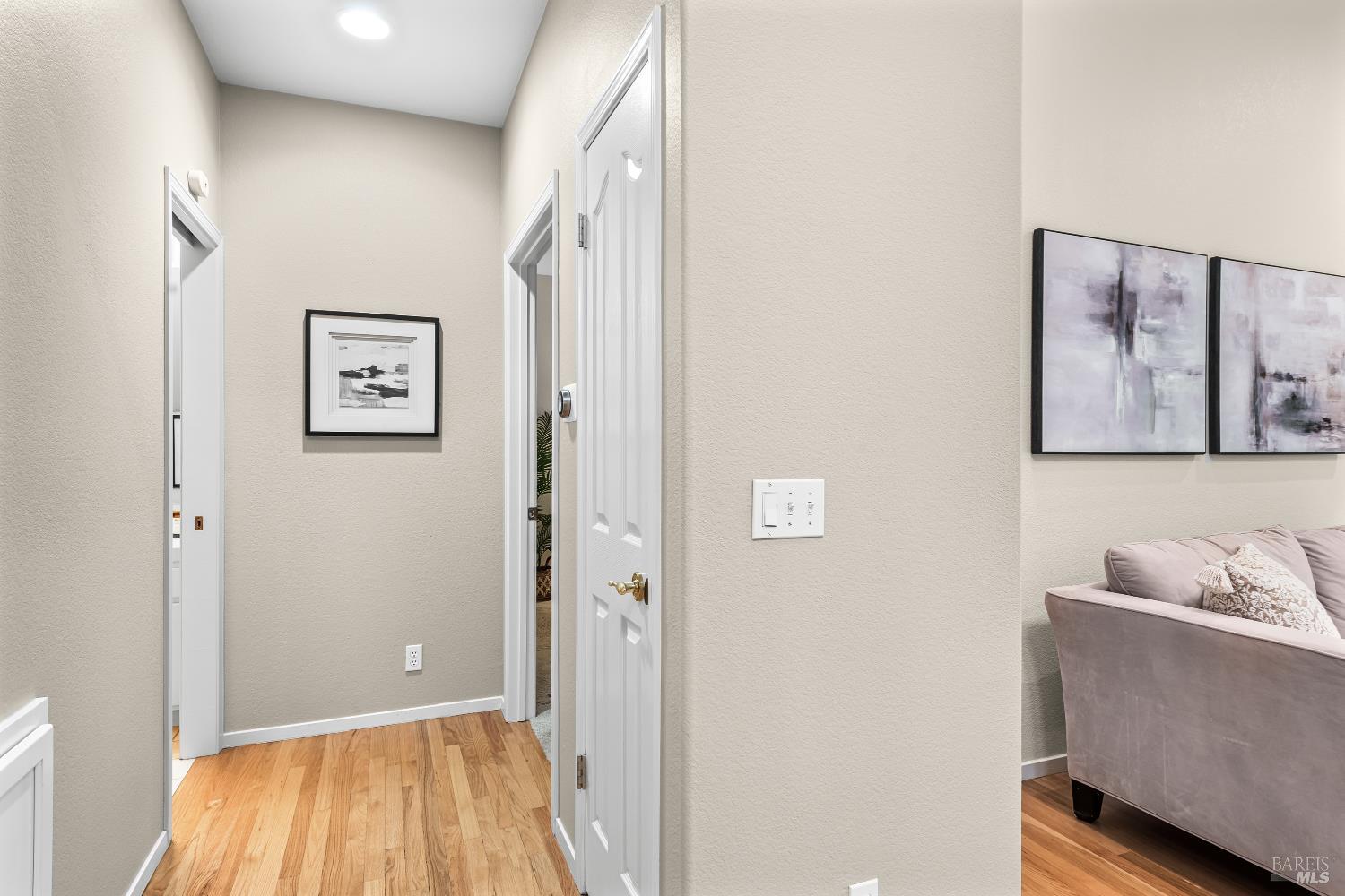 Detail Gallery Image 16 of 36 For 906 Woodlake Dr, Santa Rosa,  CA 95405 - 3 Beds | 2/1 Baths