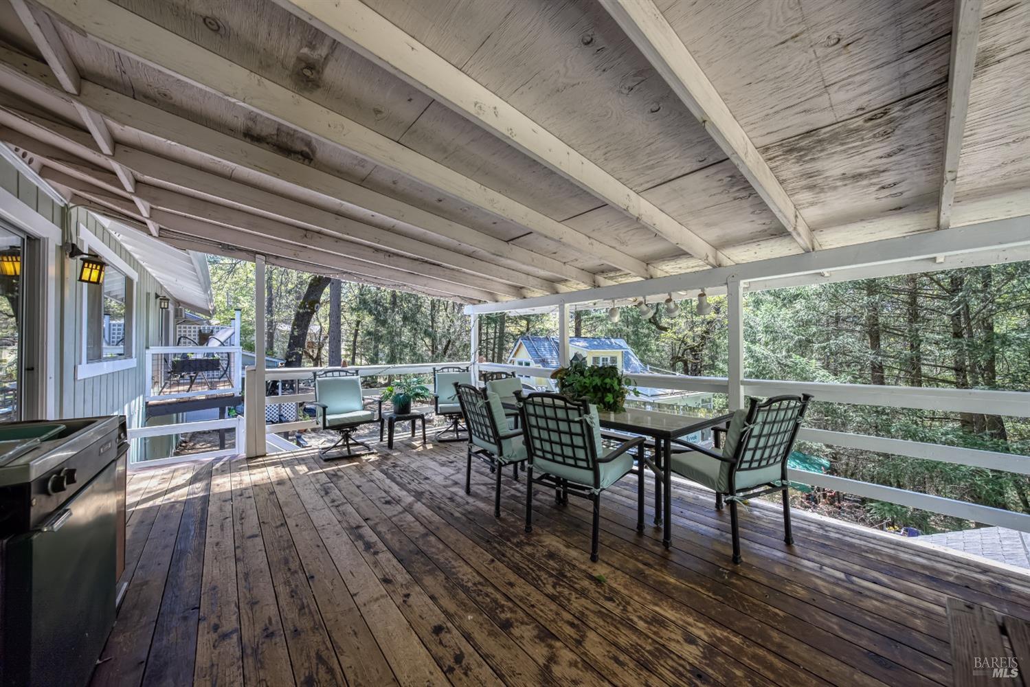 Detail Gallery Image 16 of 61 For 16675 Mountain View Dr, Cobb,  CA 95426 - 4 Beds | 3 Baths