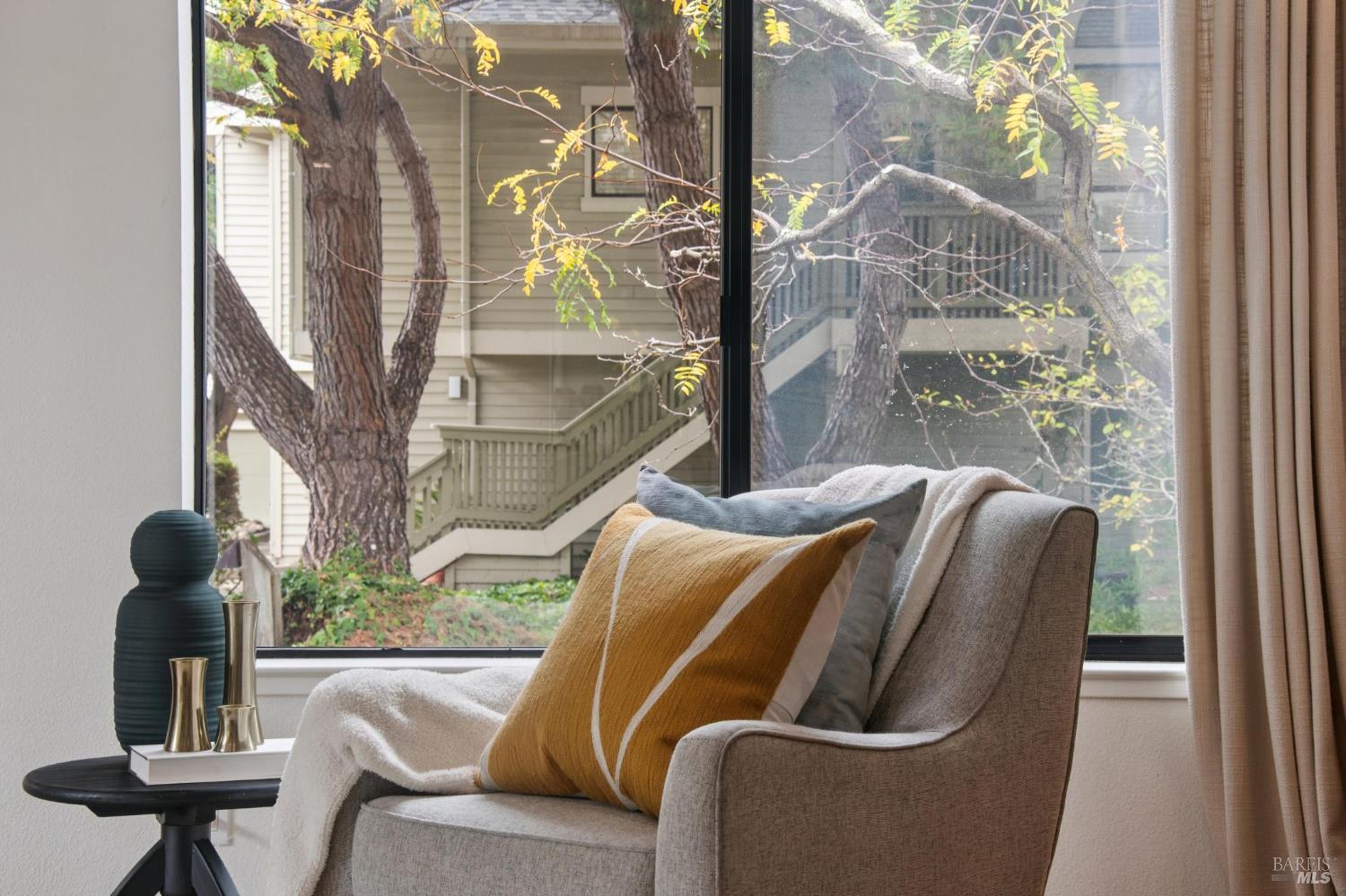 Detail Gallery Image 8 of 54 For 121 Eucalyptus Knoll St, Mill Valley,  CA 94941 - 2 Beds | 2 Baths