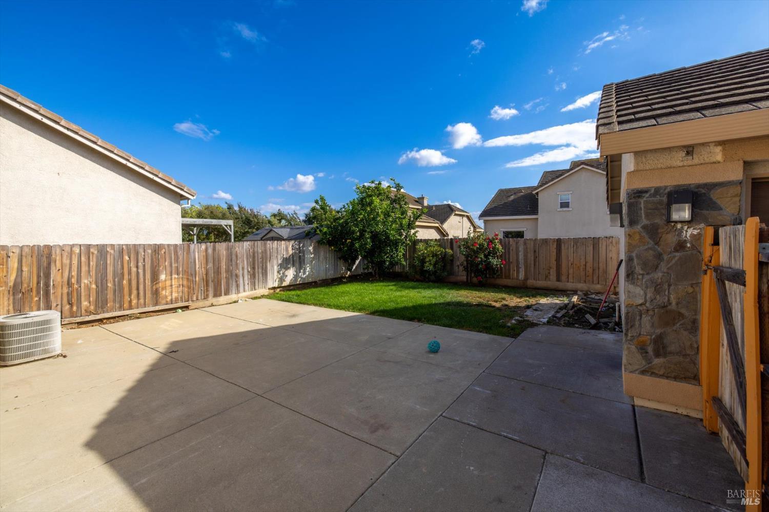 Detail Gallery Image 38 of 55 For 1651 Little Rock Cir, Suisun City,  CA 94585 - 3 Beds | 2 Baths