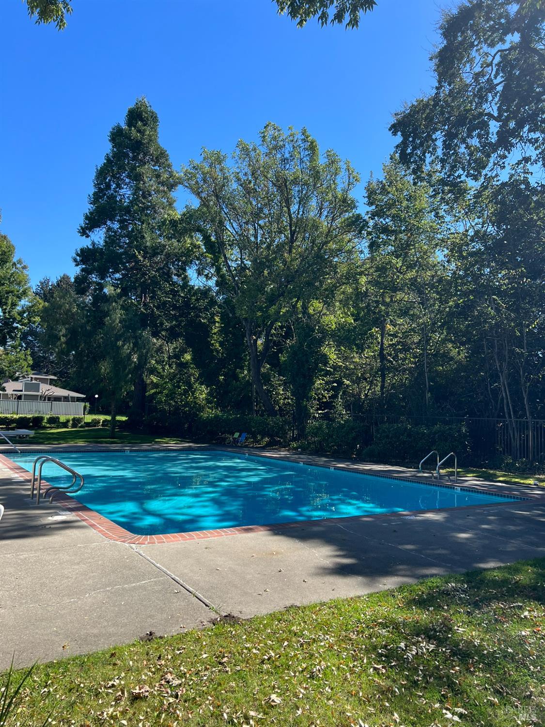 Detail Gallery Image 7 of 16 For 28 Belvedere Ct, Napa,  CA 94559 - 3 Beds | 2 Baths