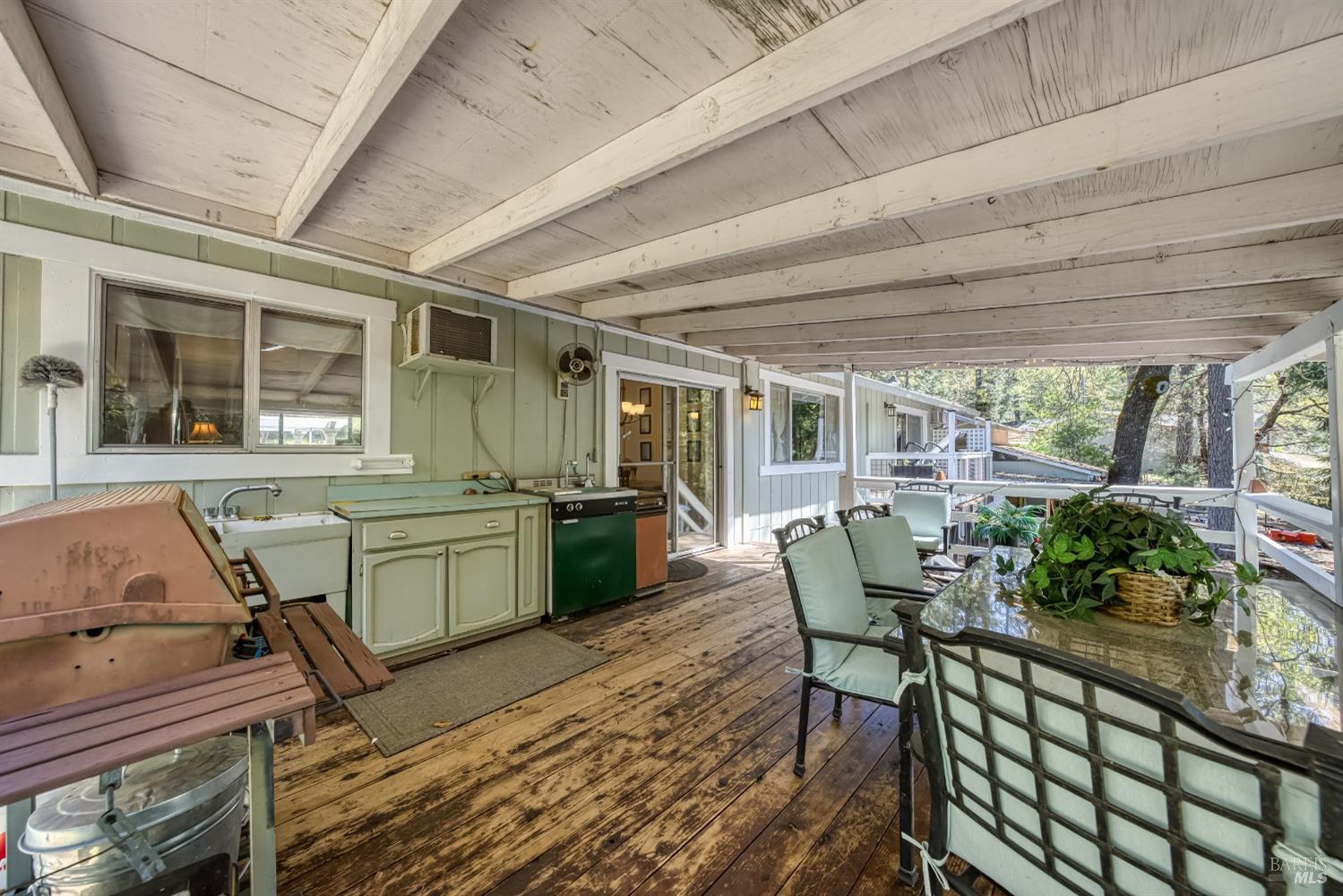 Detail Gallery Image 17 of 61 For 16675 Mountain View Dr, Cobb,  CA 95426 - 4 Beds | 3 Baths