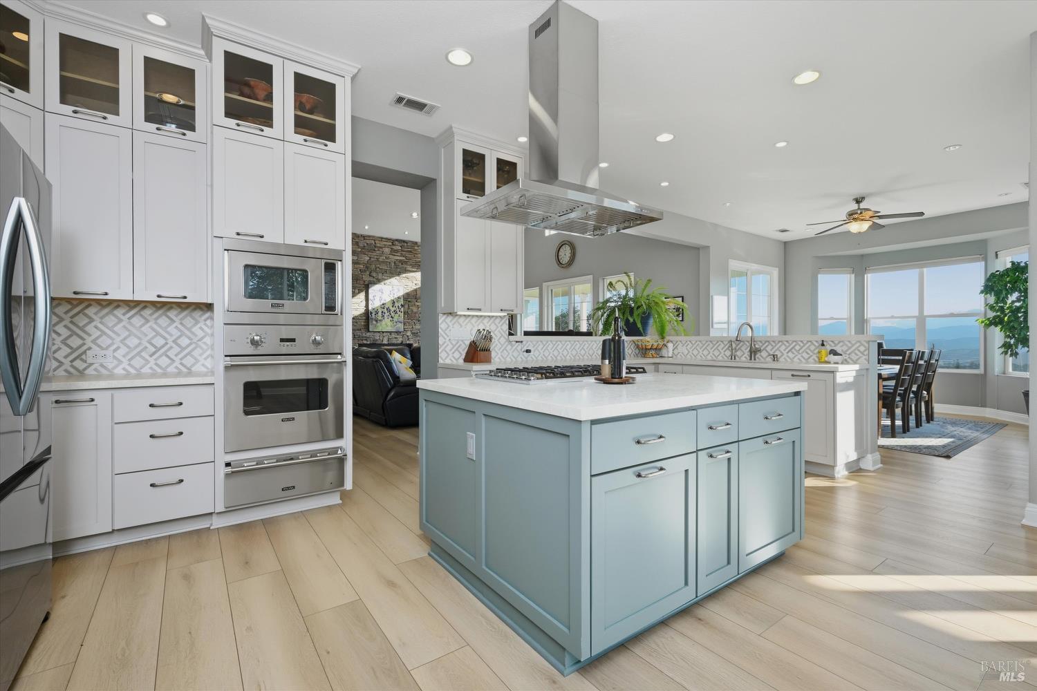 Detail Gallery Image 15 of 79 For 18530 Glenwood Rd, Hidden Valley Lake,  CA 95467 - 3 Beds | 3/1 Baths