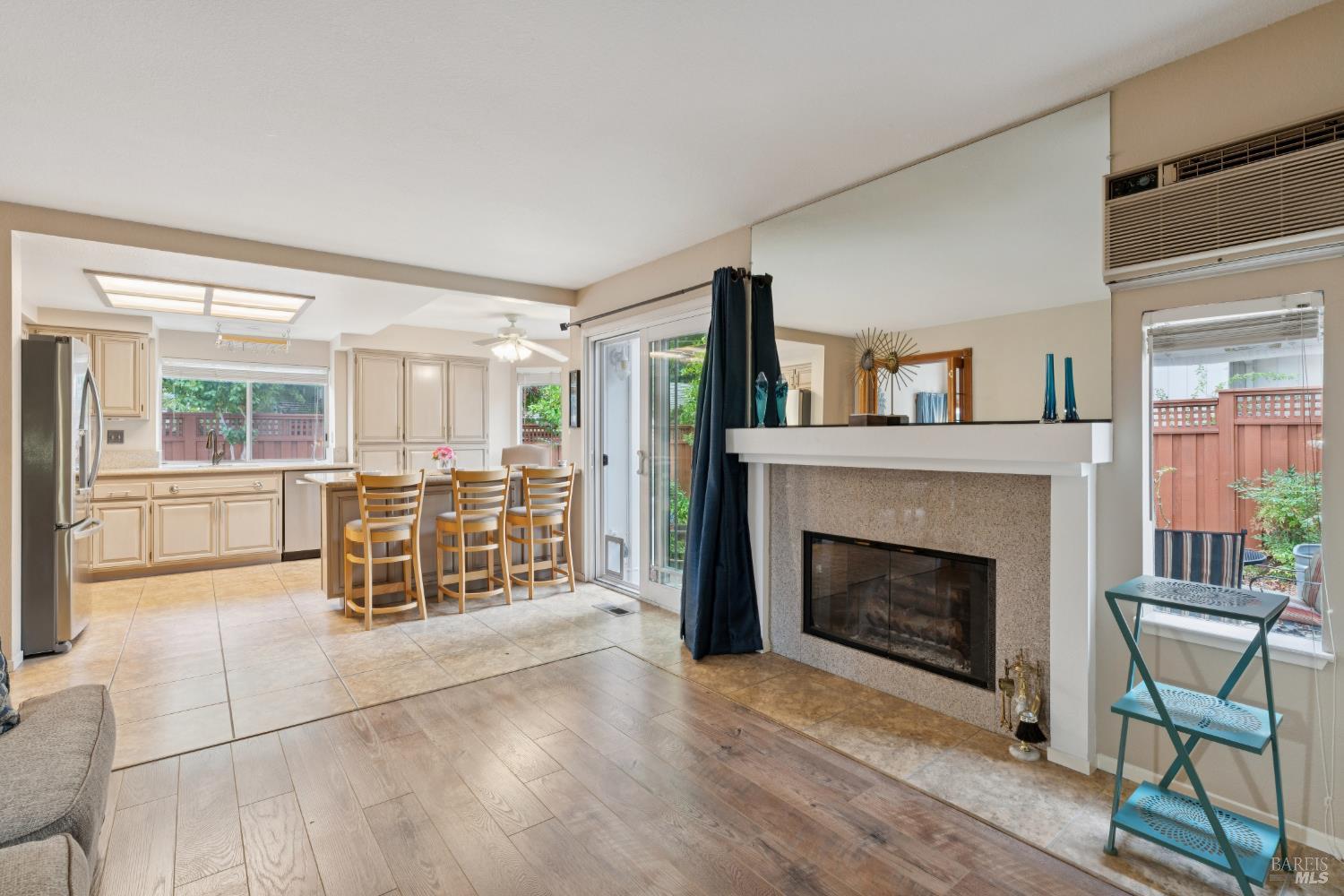 Detail Gallery Image 15 of 56 For 8501 Shadetree Dr, Windsor,  CA 95492 - 4 Beds | 3 Baths