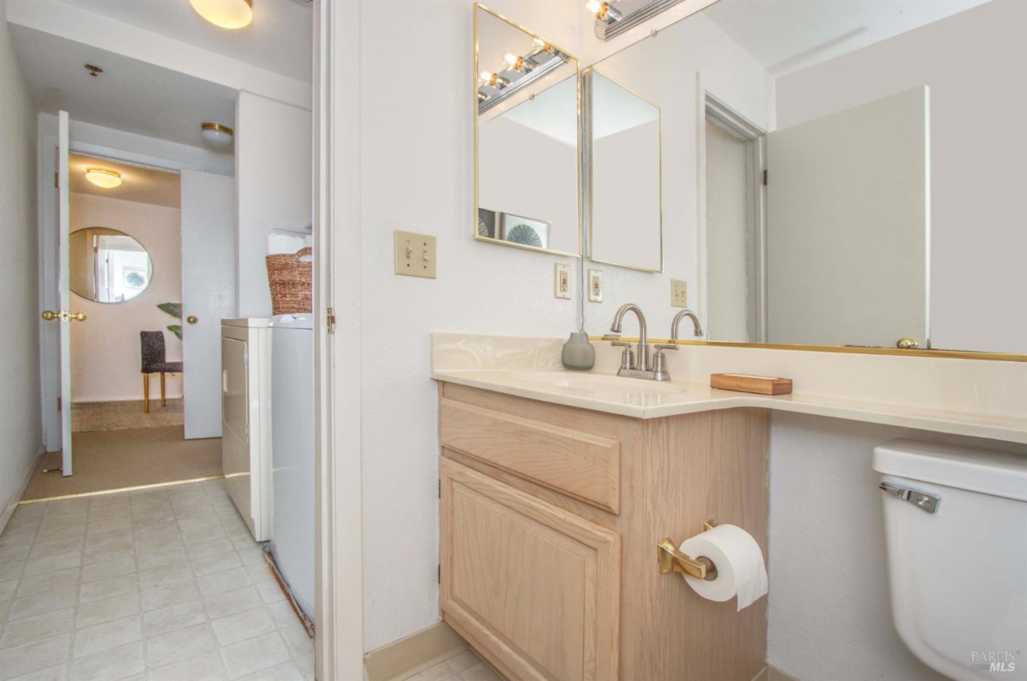 Detail Gallery Image 16 of 29 For 230 Pelican Ln, Novato,  CA 94949 - 3 Beds | 2/1 Baths