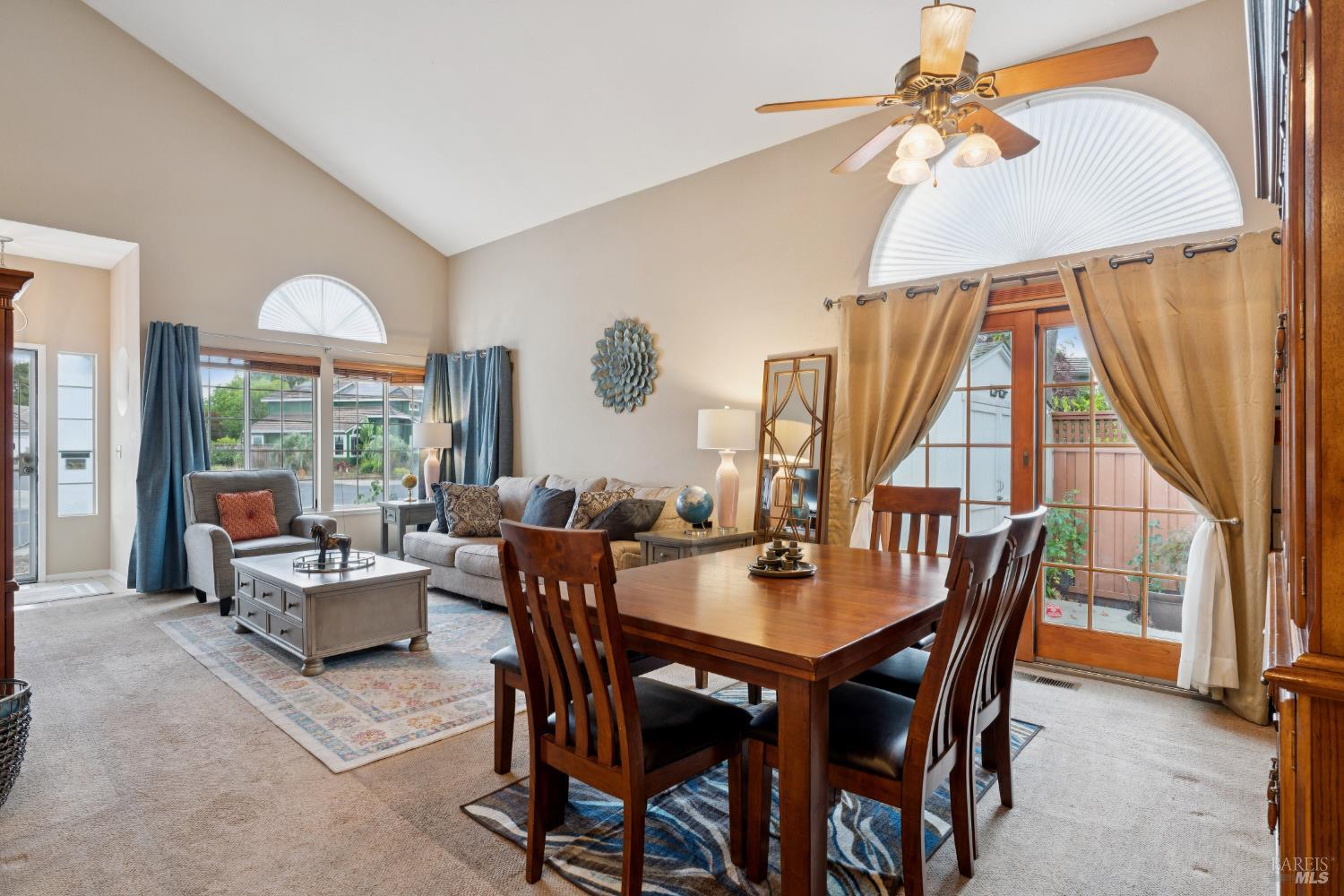 Detail Gallery Image 12 of 56 For 8501 Shadetree Dr, Windsor,  CA 95492 - 4 Beds | 3 Baths