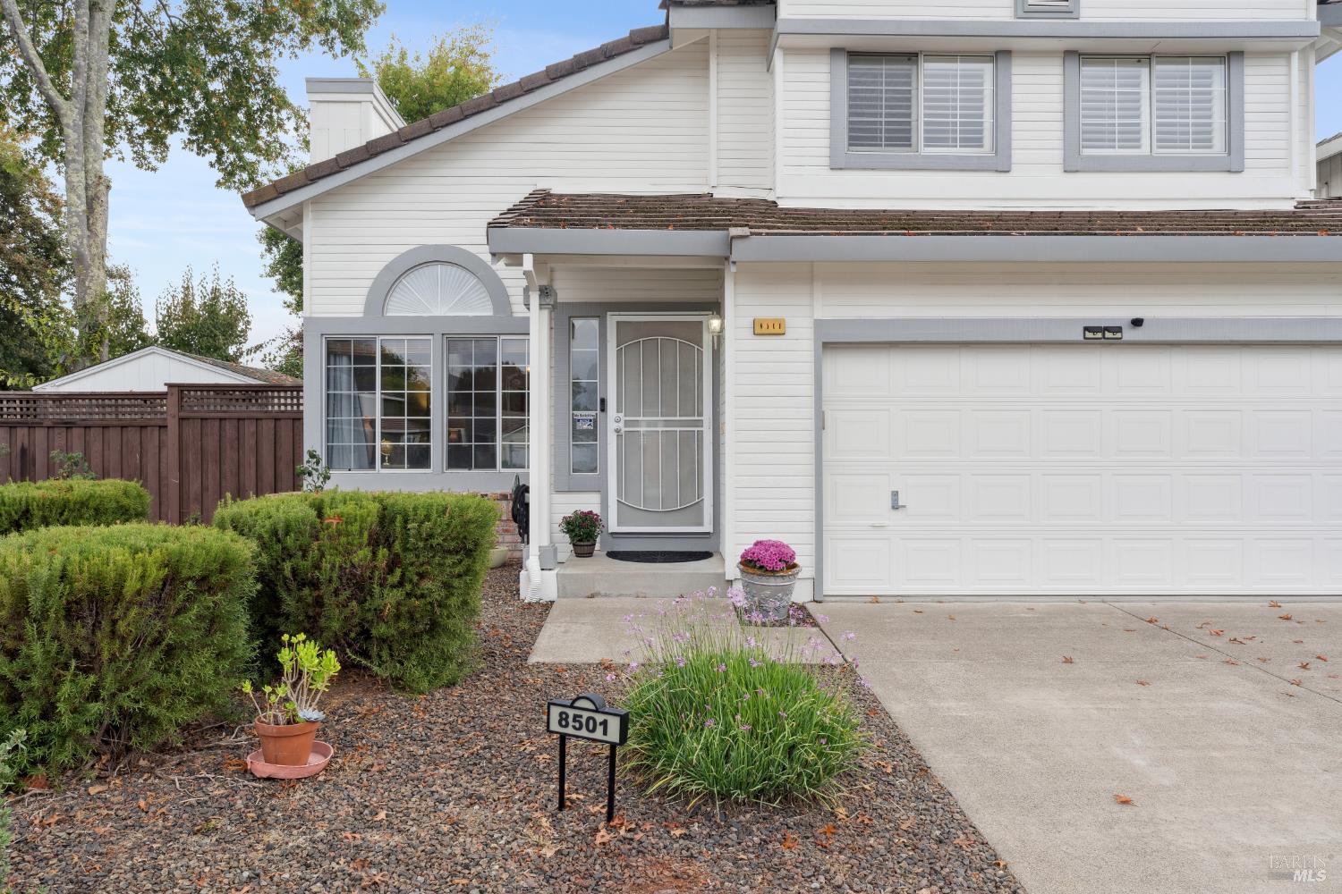 Detail Gallery Image 4 of 56 For 8501 Shadetree Dr, Windsor,  CA 95492 - 4 Beds | 3 Baths