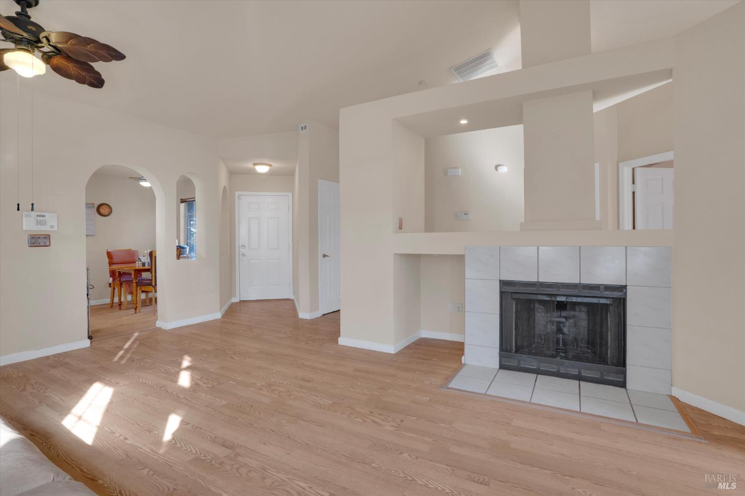 Detail Gallery Image 11 of 41 For 414 Bauman Dr, Suisun City,  CA 94585 - 3 Beds | 2 Baths