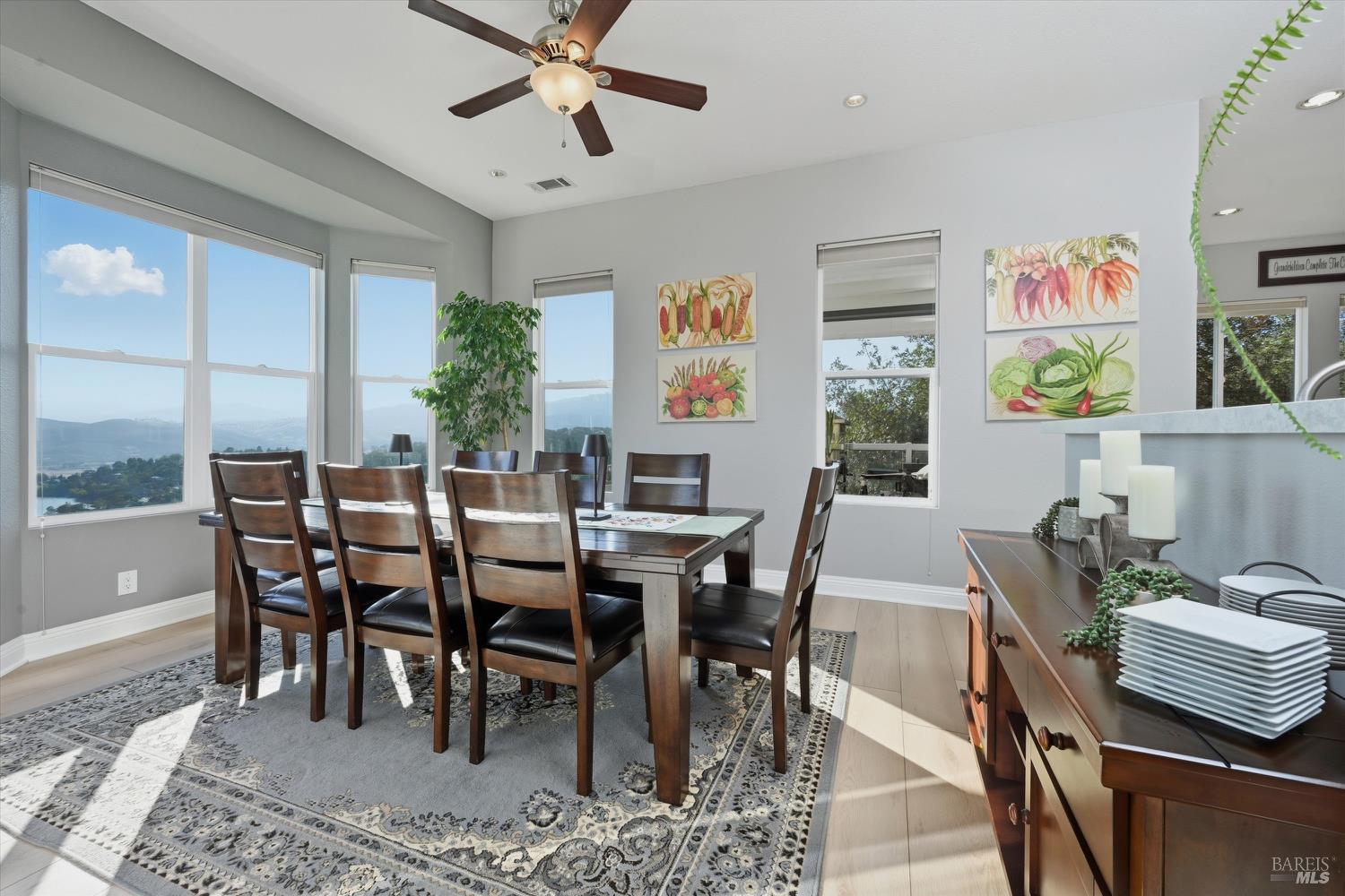 Detail Gallery Image 14 of 79 For 18530 Glenwood Rd, Hidden Valley Lake,  CA 95467 - 3 Beds | 3/1 Baths