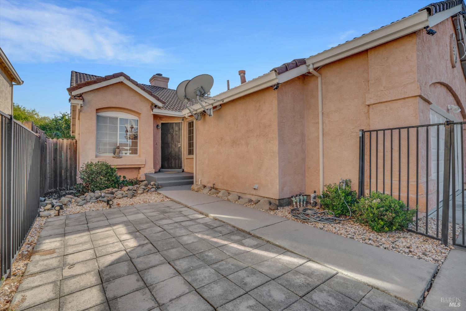 Detail Gallery Image 7 of 41 For 414 Bauman Dr, Suisun City,  CA 94585 - 3 Beds | 2 Baths