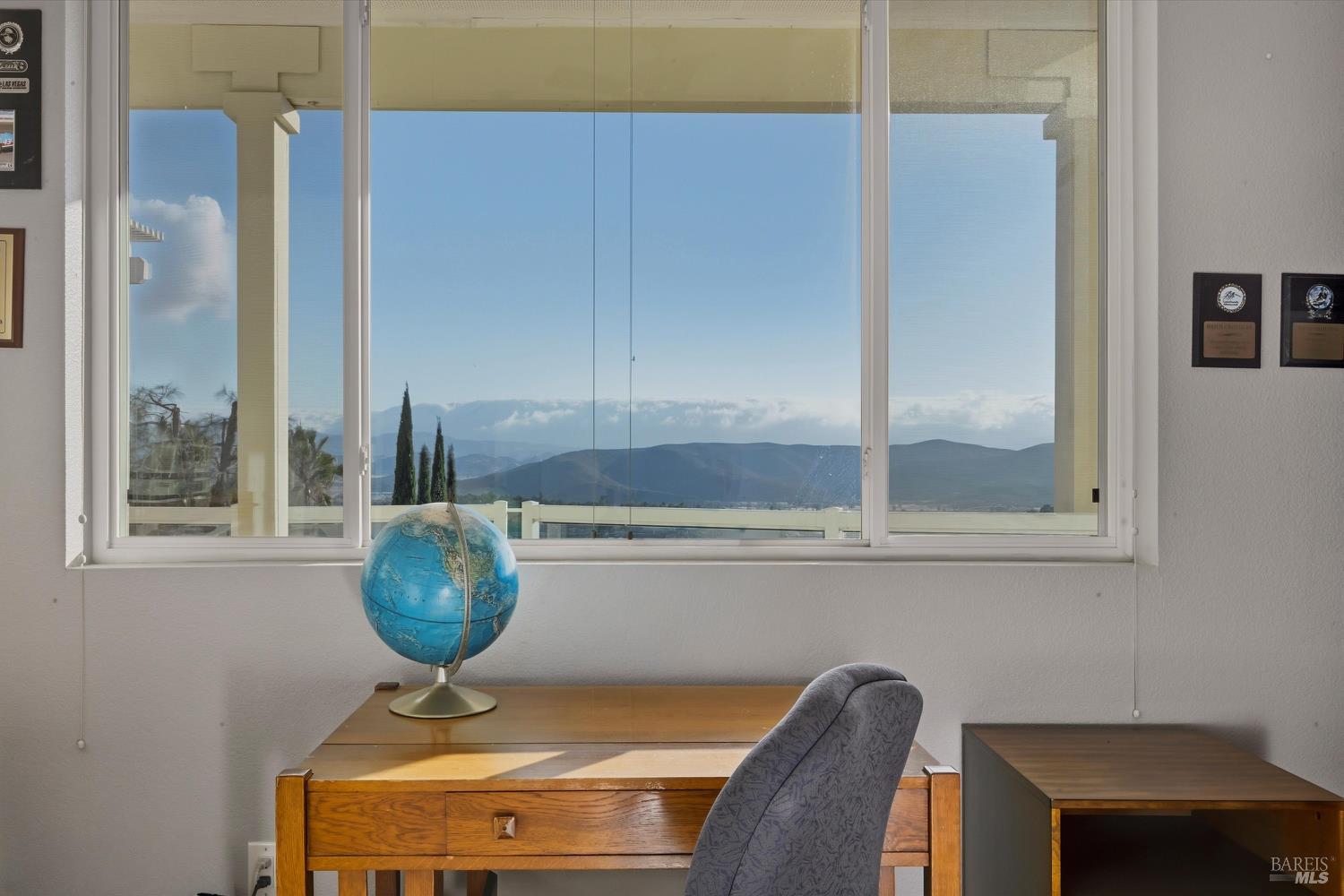 Detail Gallery Image 46 of 79 For 18530 Glenwood Rd, Hidden Valley Lake,  CA 95467 - 3 Beds | 3/1 Baths