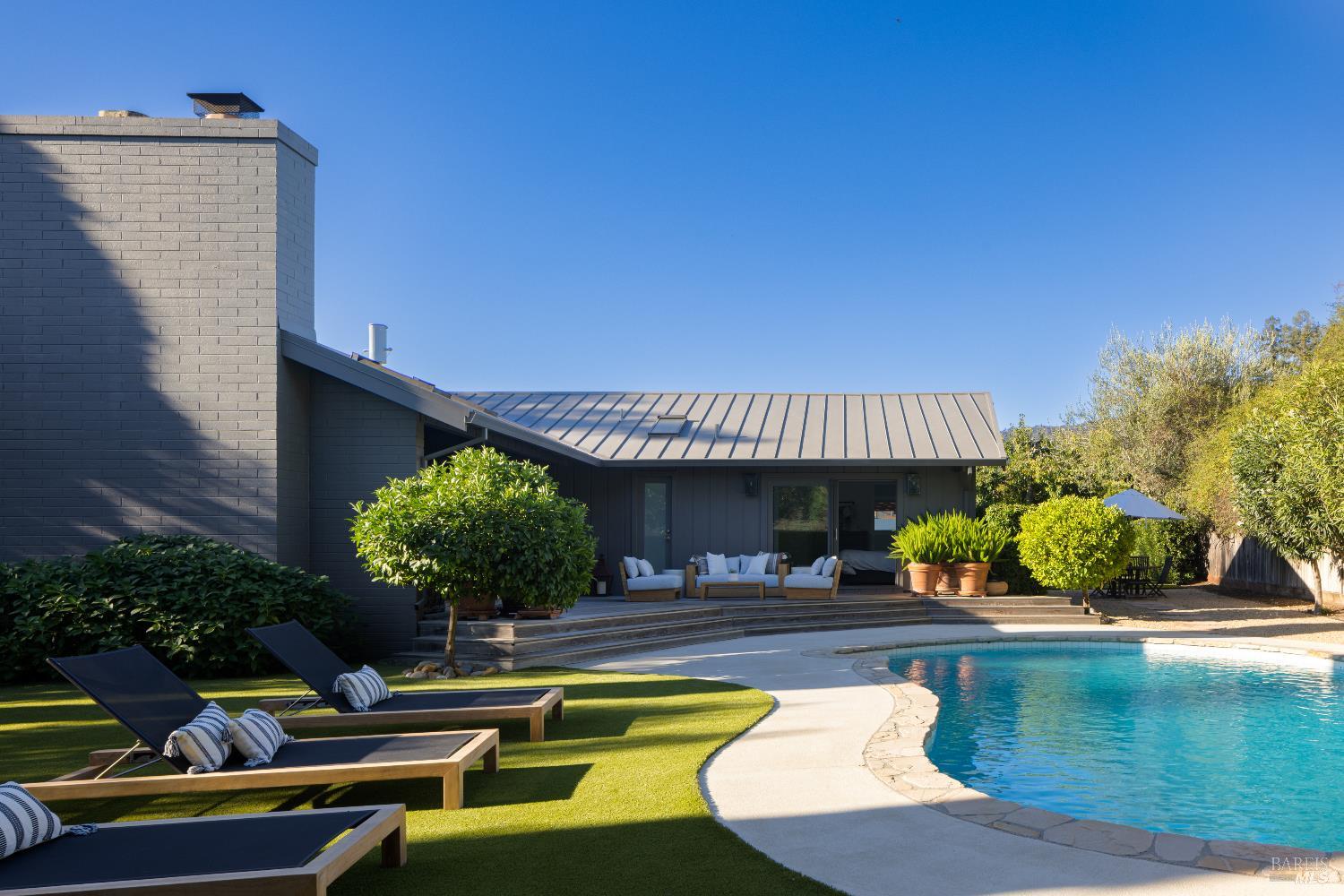 Detail Gallery Image 30 of 39 For 1594 Arrowhead Dr, Saint Helena,  CA 94574 - 3 Beds | 2 Baths