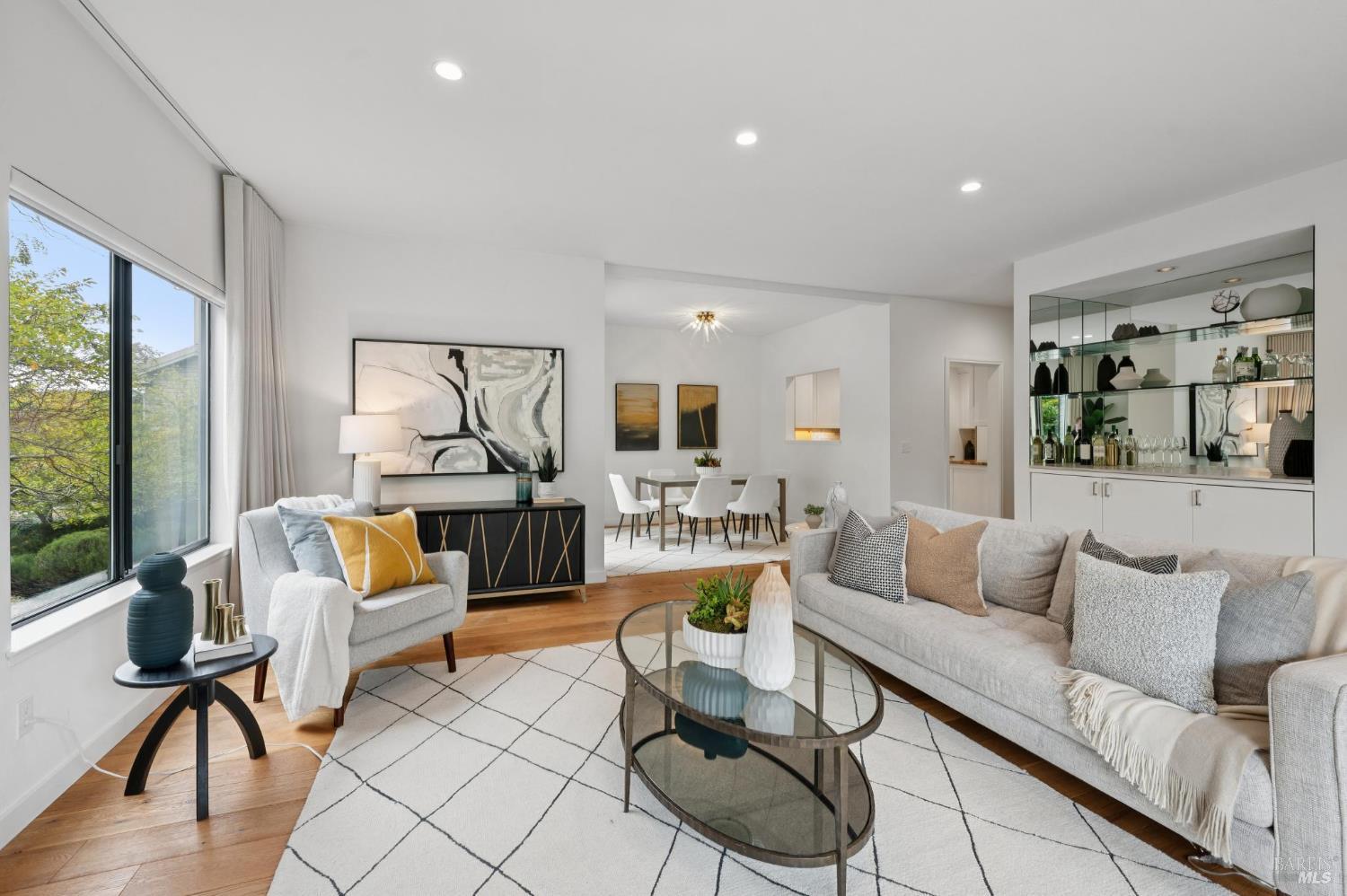 Detail Gallery Image 7 of 54 For 121 Eucalyptus Knoll St, Mill Valley,  CA 94941 - 2 Beds | 2 Baths