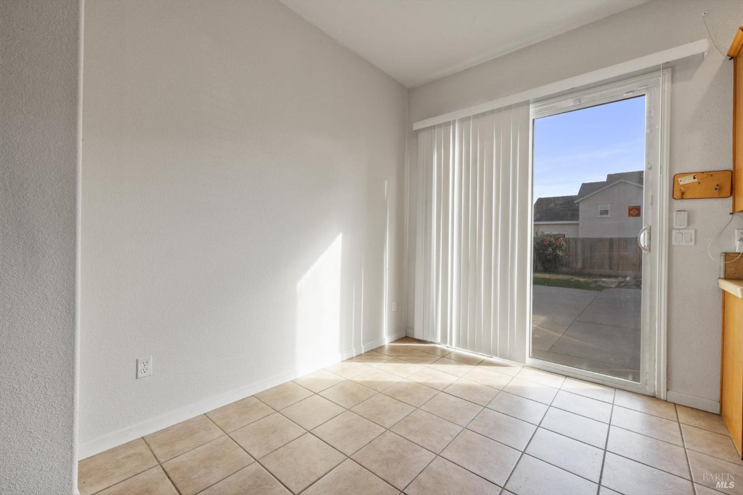 Detail Gallery Image 18 of 55 For 1651 Little Rock Cir, Suisun City,  CA 94585 - 3 Beds | 2 Baths