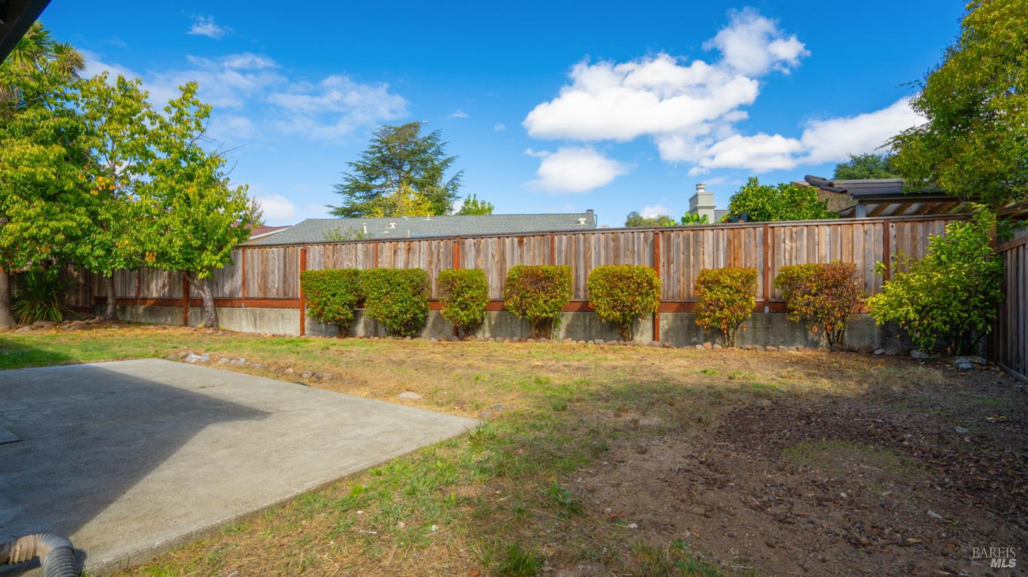 Detail Gallery Image 34 of 37 For 2353 Hood Ct, Santa Rosa,  CA 95401 - 4 Beds | 2 Baths