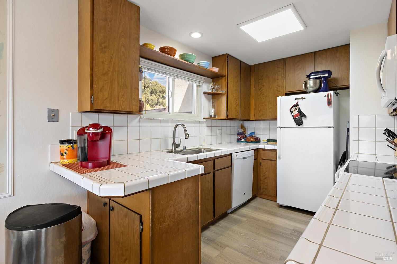 Detail Gallery Image 12 of 59 For 407 Rinconada Ct, Benicia,  CA 94510 - – Beds | – Baths