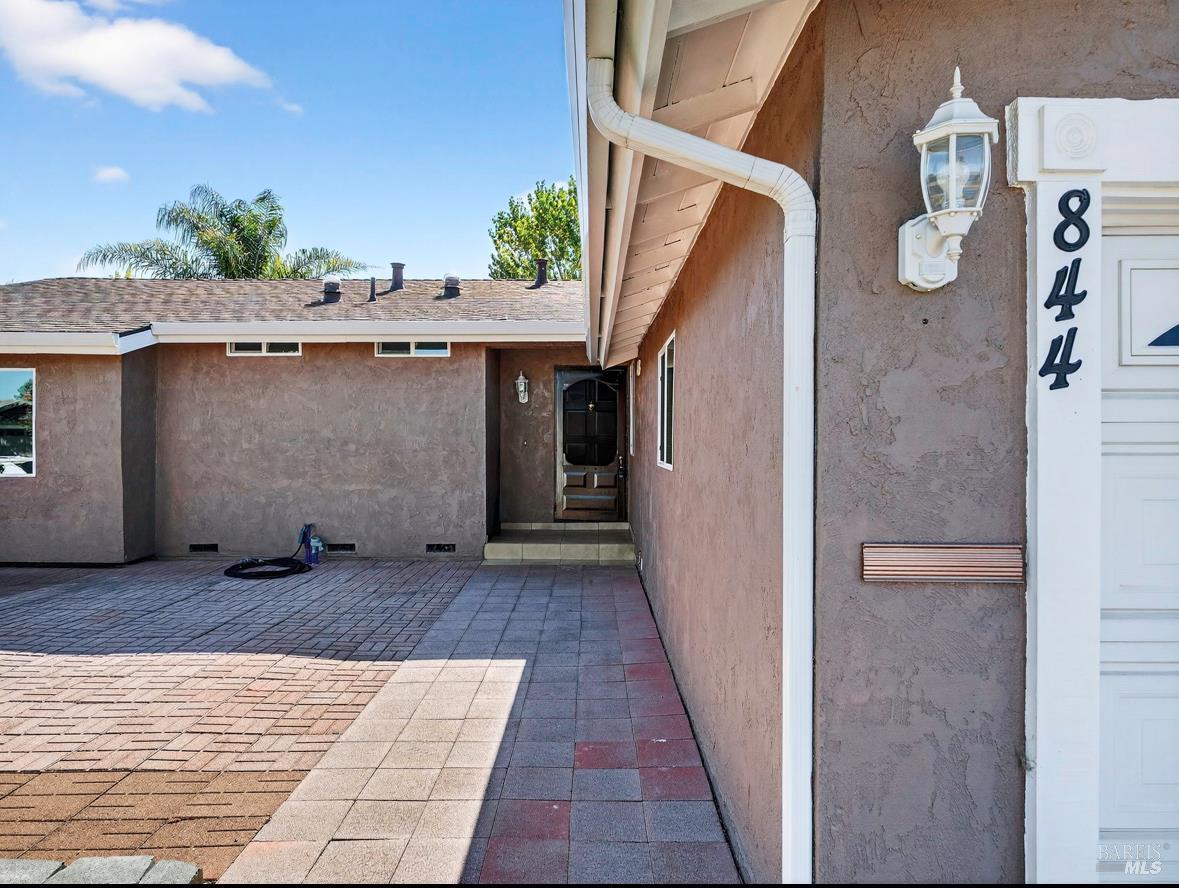 Detail Gallery Image 14 of 51 For 844 Cedarwood Ln, Petaluma,  CA 94954 - 4 Beds | 2 Baths