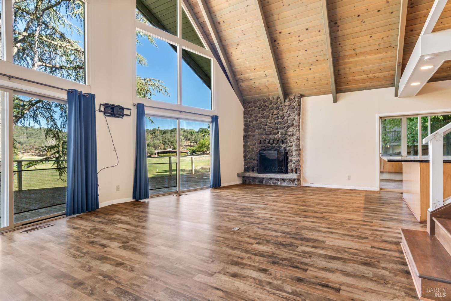 Detail Gallery Image 5 of 28 For 2992 Buckingham Dr, Kelseyville,  CA 95451 - 3 Beds | 2/1 Baths