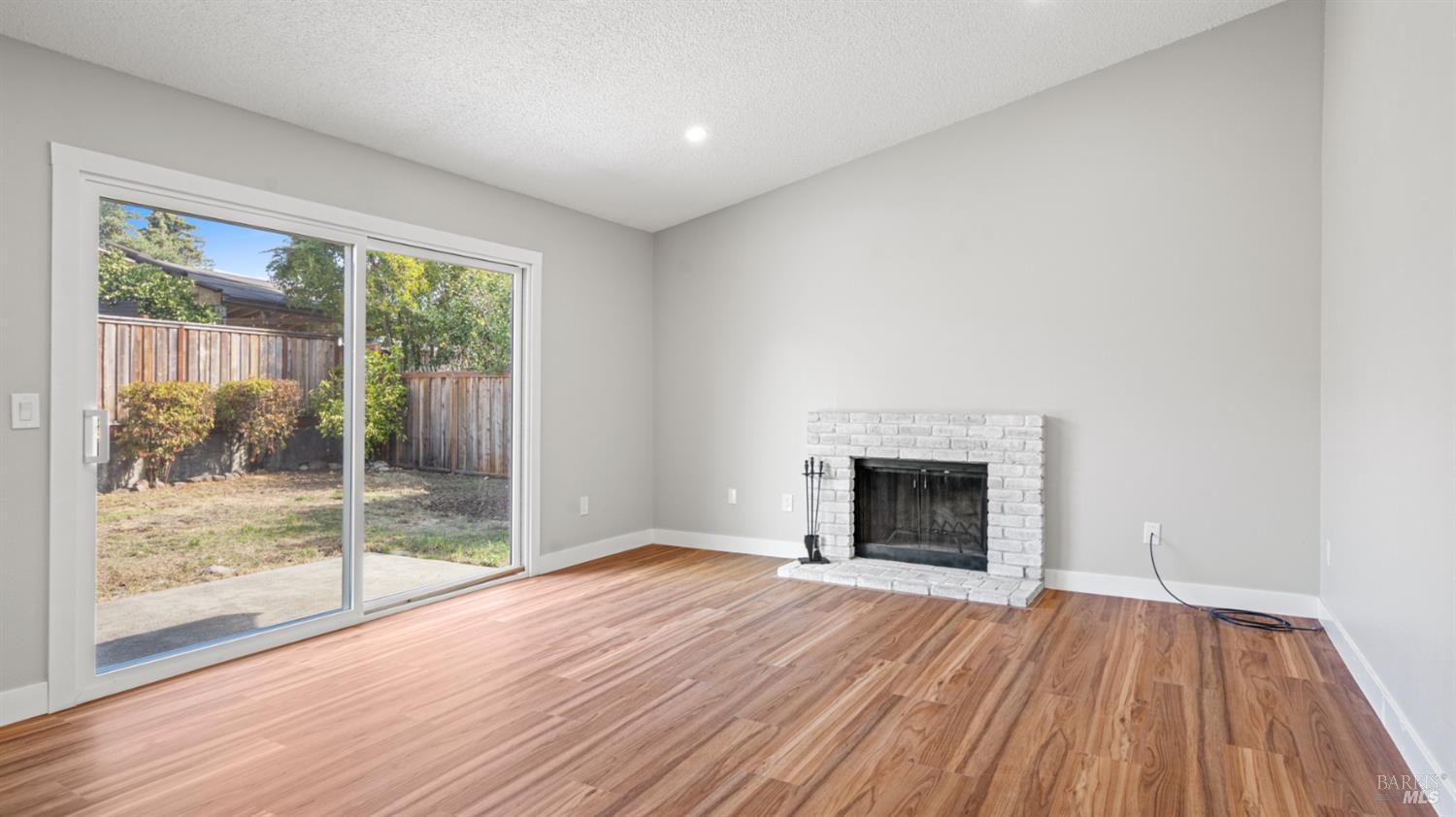 Detail Gallery Image 12 of 37 For 2353 Hood Ct, Santa Rosa,  CA 95401 - 4 Beds | 2 Baths