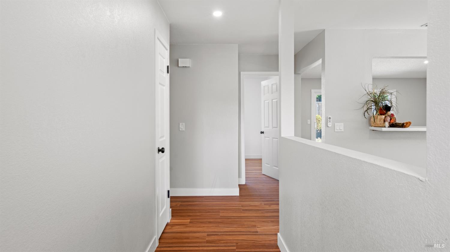 Detail Gallery Image 4 of 37 For 2353 Hood Ct, Santa Rosa,  CA 95401 - 4 Beds | 2 Baths