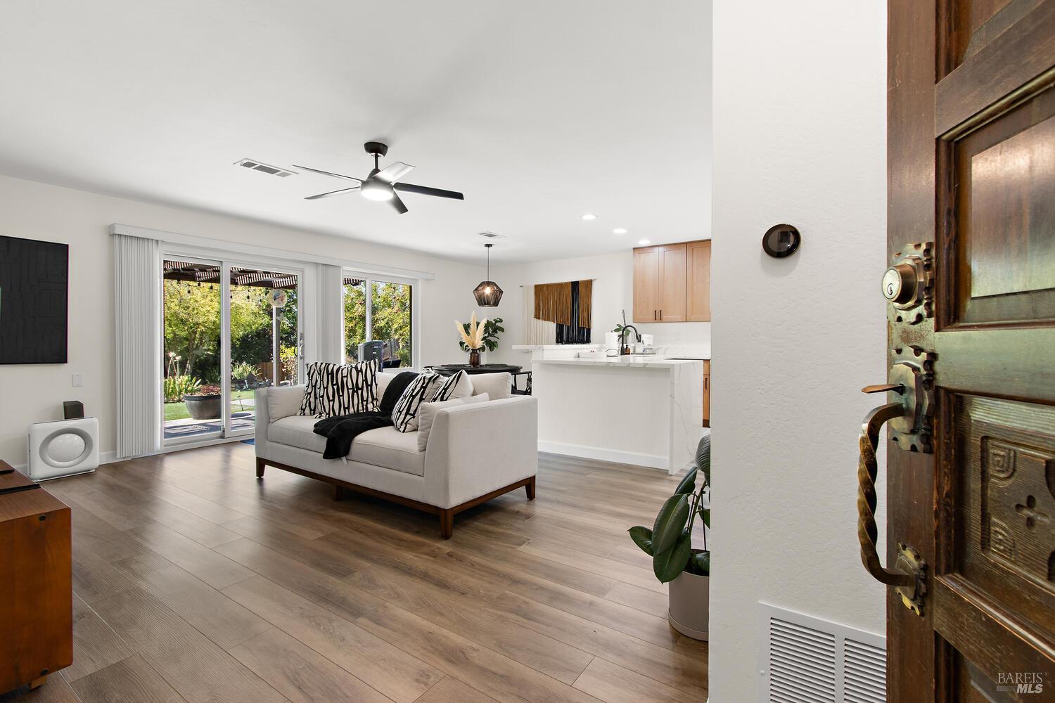 Detail Gallery Image 30 of 59 For 407 Rinconada Ct, Benicia,  CA 94510 - – Beds | – Baths