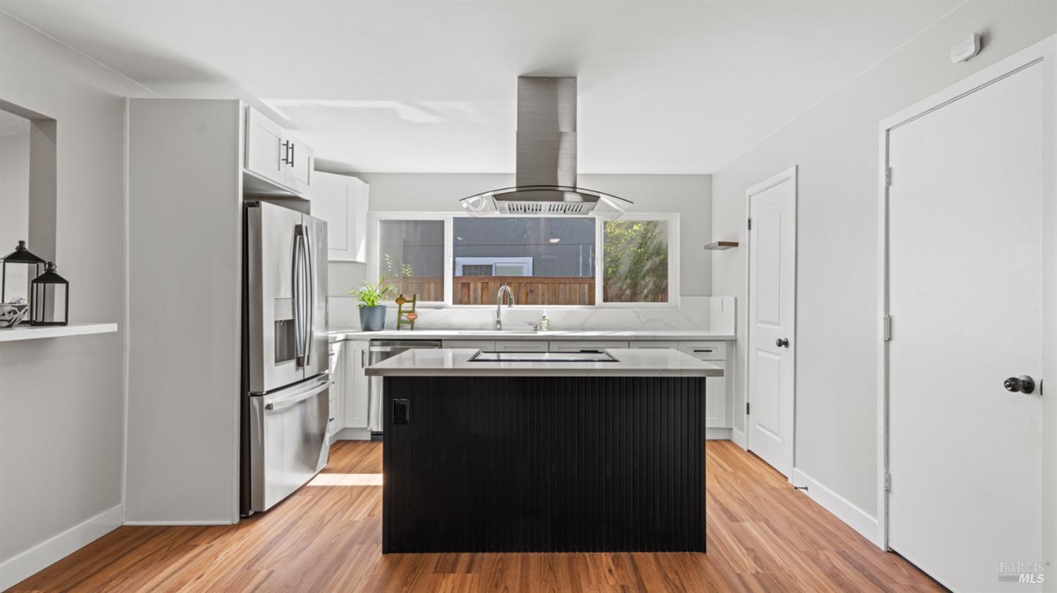 Detail Gallery Image 5 of 37 For 2353 Hood Ct, Santa Rosa,  CA 95401 - 4 Beds | 2 Baths