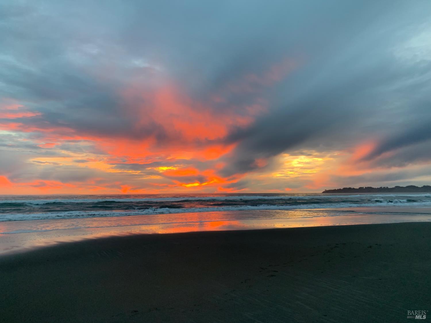 Detail Gallery Image 82 of 98 For 40 Arenal Ave, Stinson Beach,  CA 94970 - 3 Beds | 2 Baths