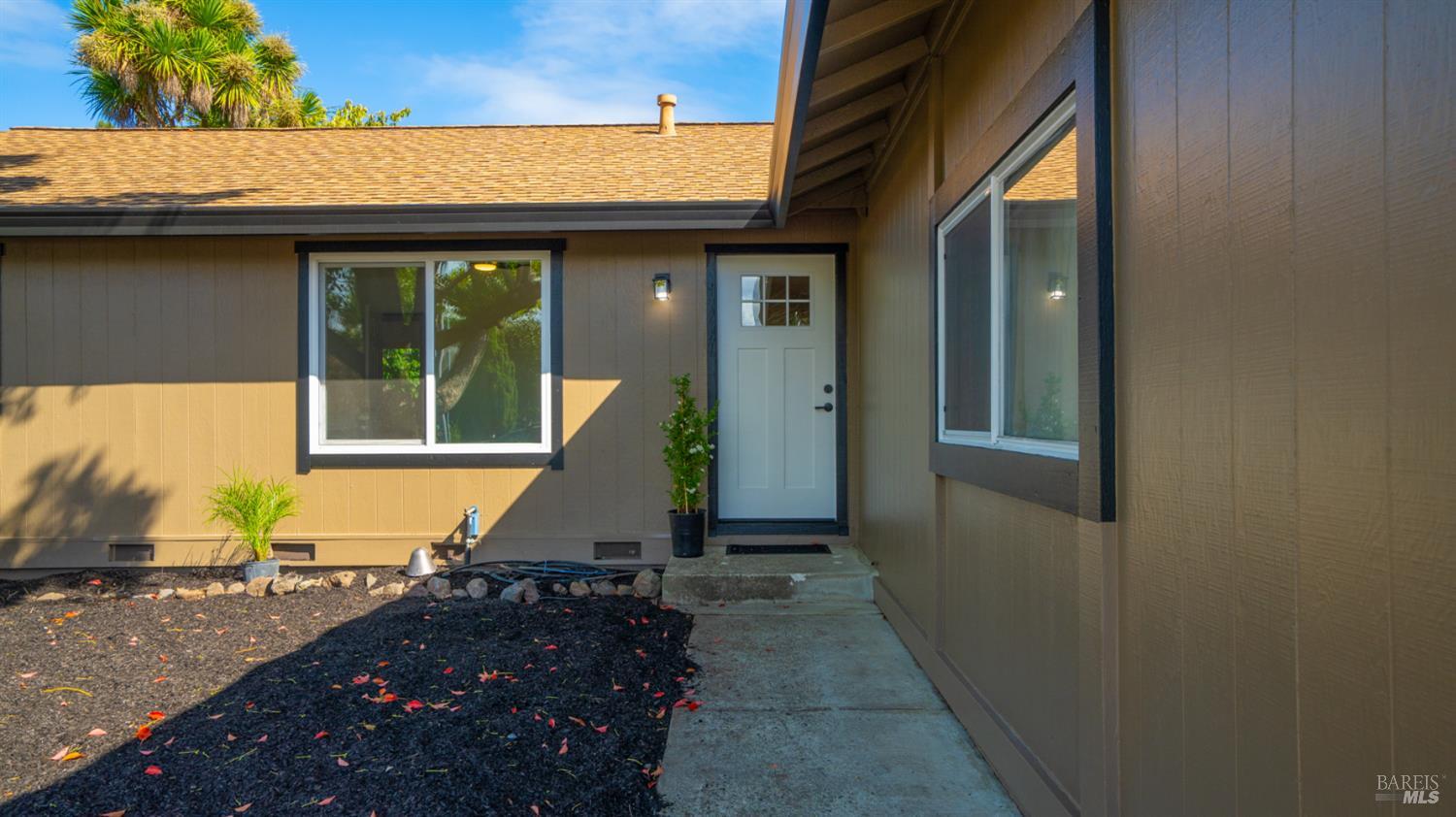 Detail Gallery Image 3 of 37 For 2353 Hood Ct, Santa Rosa,  CA 95401 - 4 Beds | 2 Baths