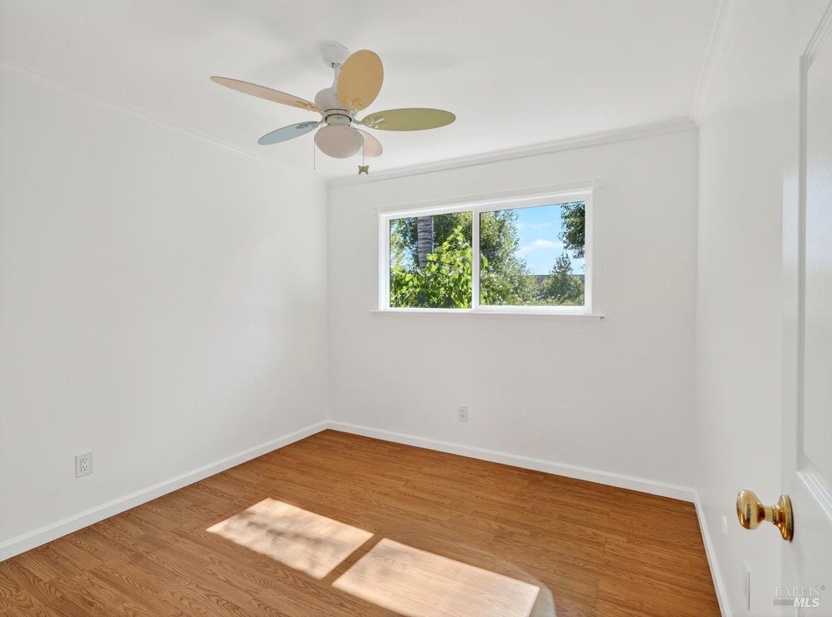 Detail Gallery Image 10 of 51 For 844 Cedarwood Ln, Petaluma,  CA 94954 - 4 Beds | 2 Baths