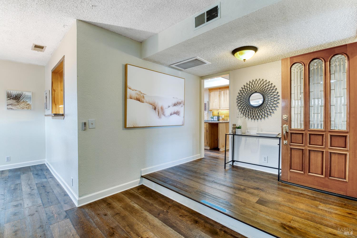 Detail Gallery Image 4 of 28 For 133 Montego Key, Novato,  CA 94949 - 3 Beds | 3 Baths