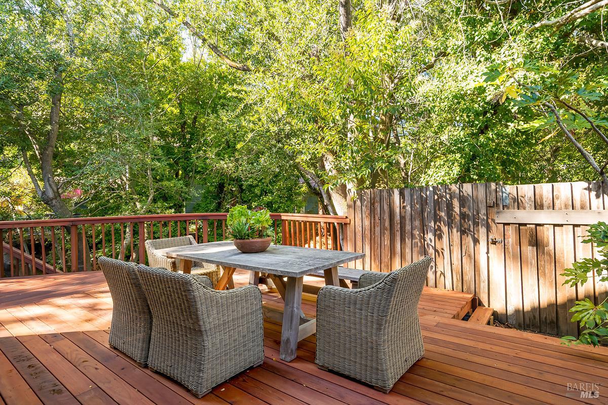 Detail Gallery Image 3 of 15 For 3 Glen Dr, Fairfax,  CA 94930 - 3 Beds | 2/1 Baths