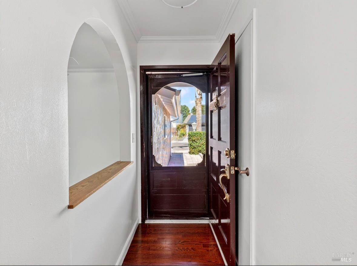 Detail Gallery Image 5 of 51 For 844 Cedarwood Ln, Petaluma,  CA 94954 - 4 Beds | 2 Baths