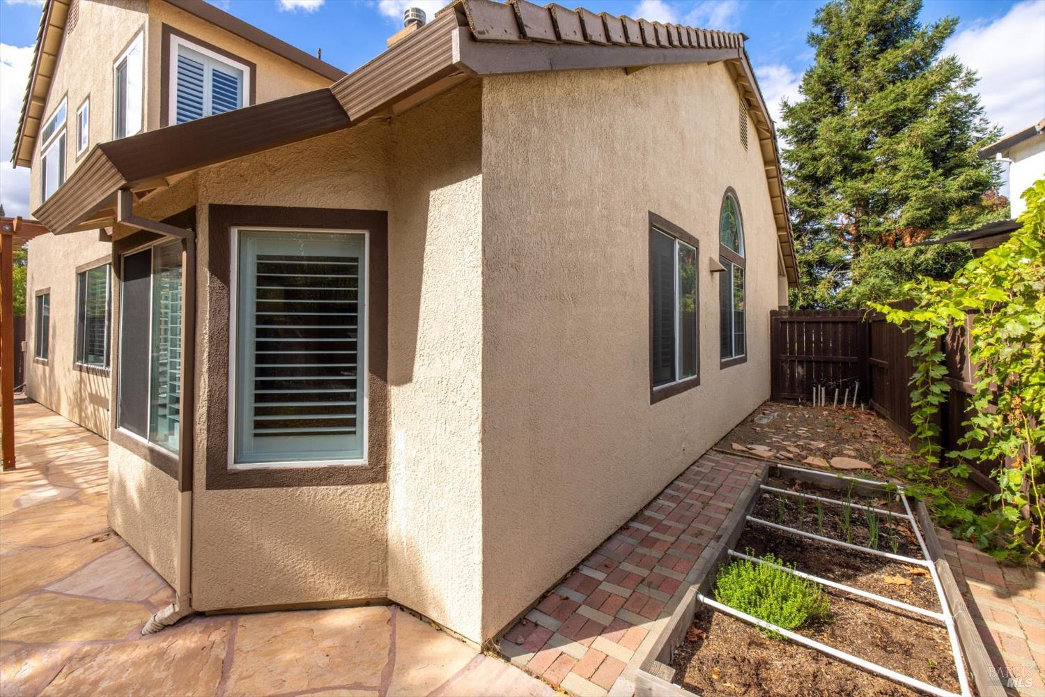 Detail Gallery Image 49 of 72 For 918 Moonstone Ct, Vacaville,  CA 95687 - 4 Beds | 3 Baths