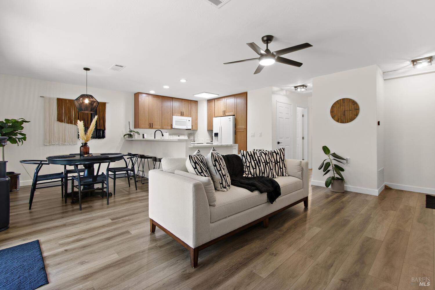 Detail Gallery Image 32 of 59 For 407 Rinconada Ct, Benicia,  CA 94510 - – Beds | – Baths