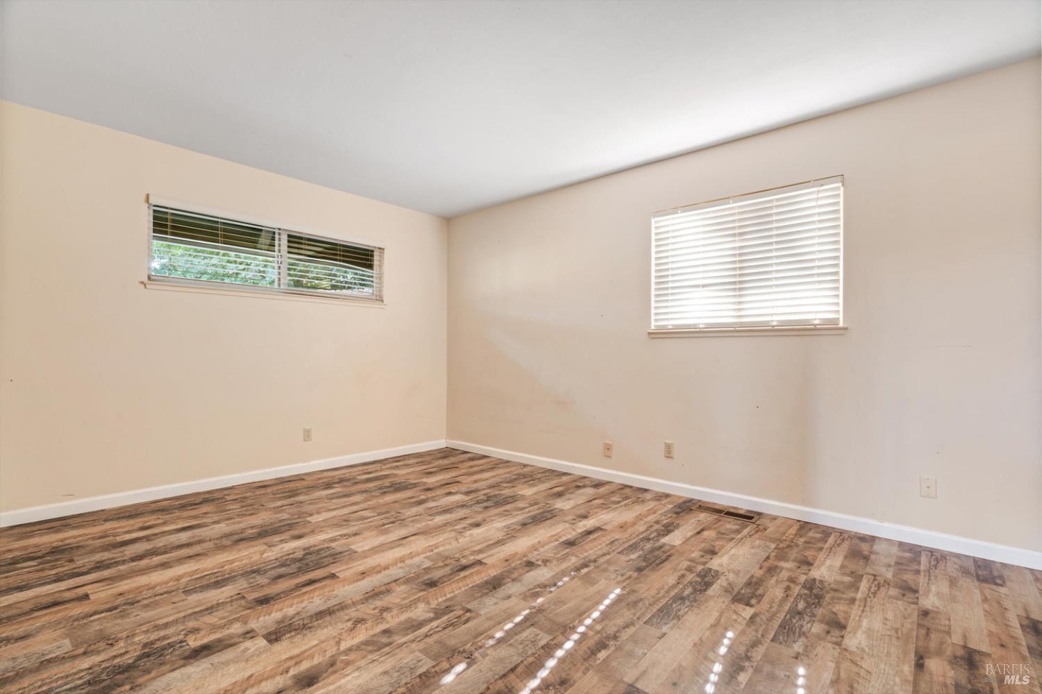 Detail Gallery Image 11 of 28 For 2992 Buckingham Dr, Kelseyville,  CA 95451 - 3 Beds | 2/1 Baths