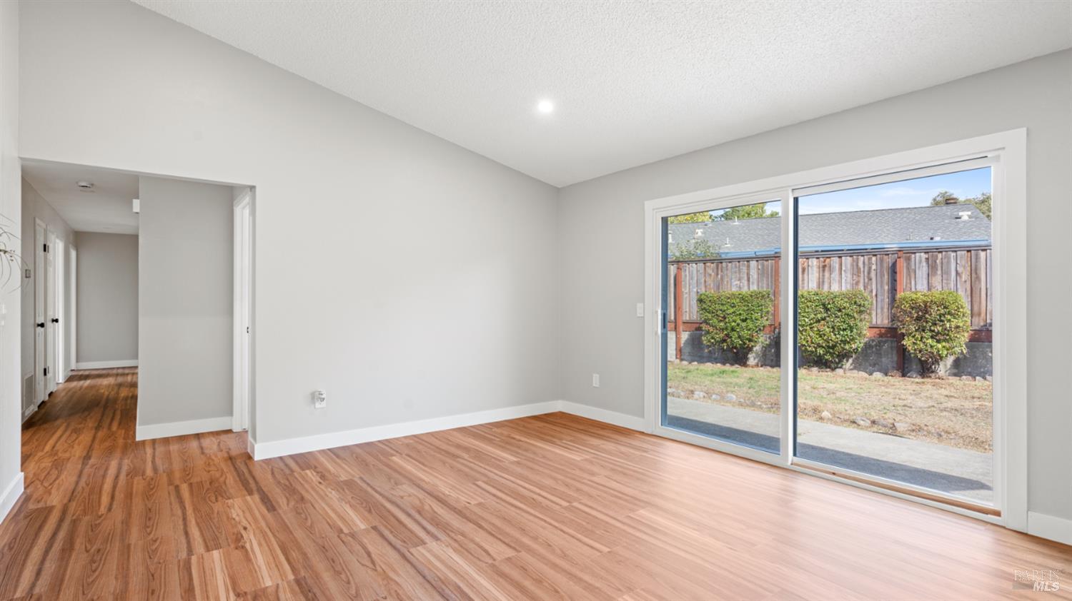 Detail Gallery Image 13 of 37 For 2353 Hood Ct, Santa Rosa,  CA 95401 - 4 Beds | 2 Baths