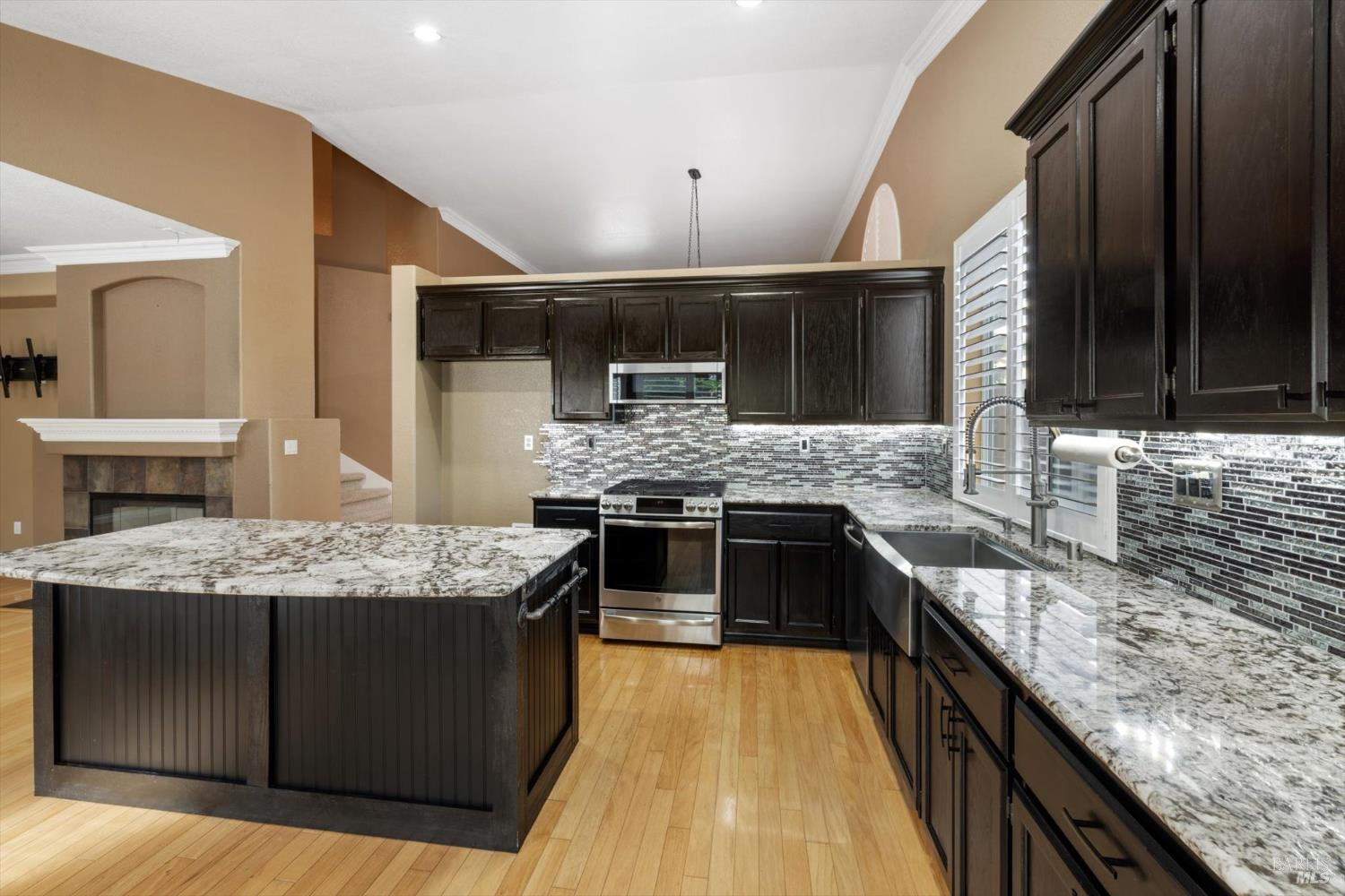 Detail Gallery Image 16 of 72 For 918 Moonstone Ct, Vacaville,  CA 95687 - 4 Beds | 3 Baths