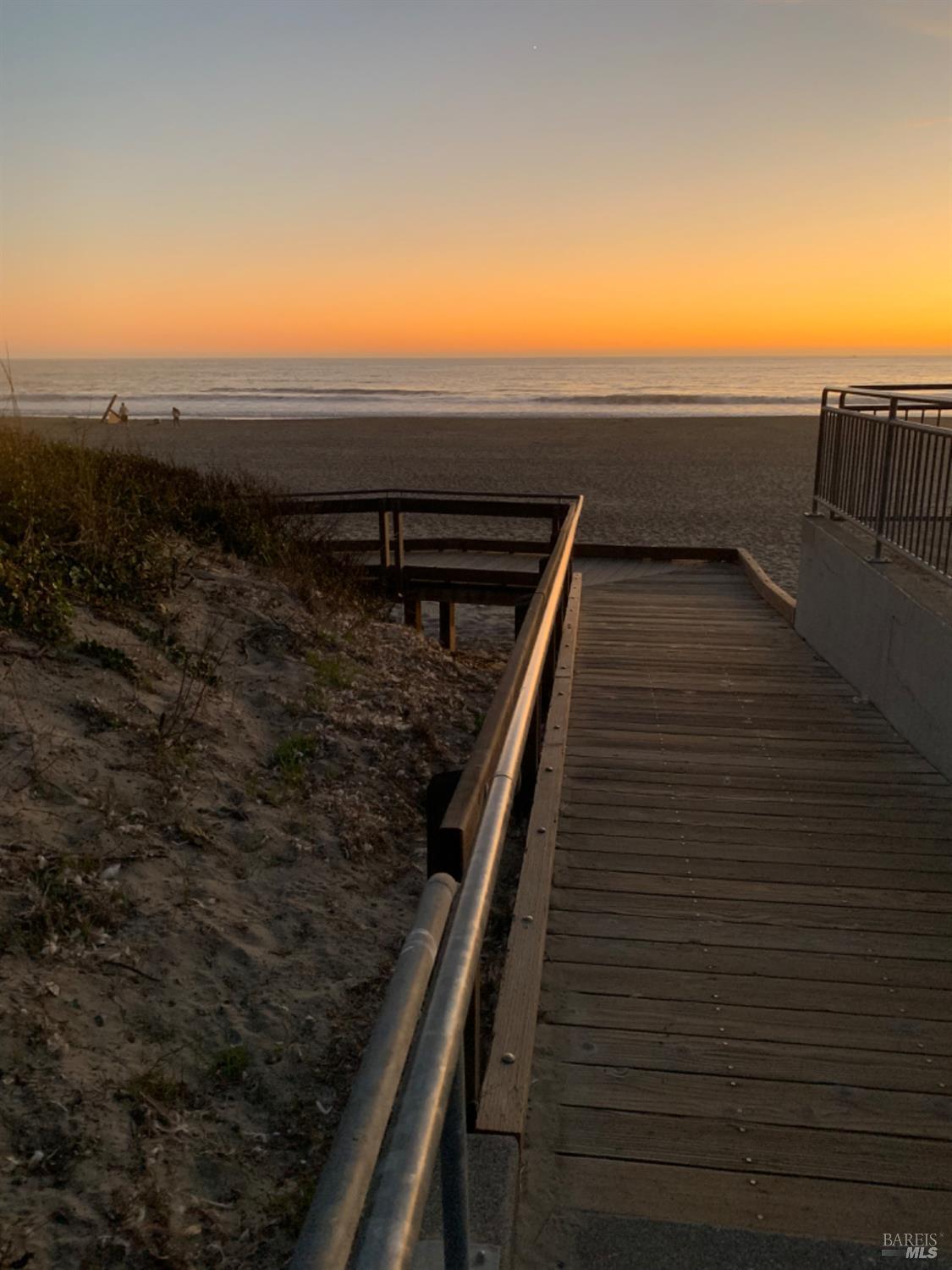 Detail Gallery Image 85 of 98 For 40 Arenal Ave, Stinson Beach,  CA 94970 - 3 Beds | 2 Baths