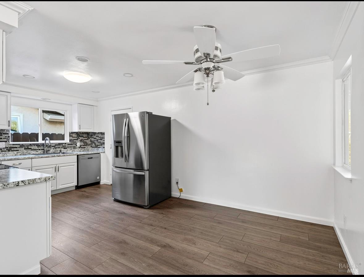 Detail Gallery Image 28 of 51 For 844 Cedarwood Ln, Petaluma,  CA 94954 - 4 Beds | 2 Baths