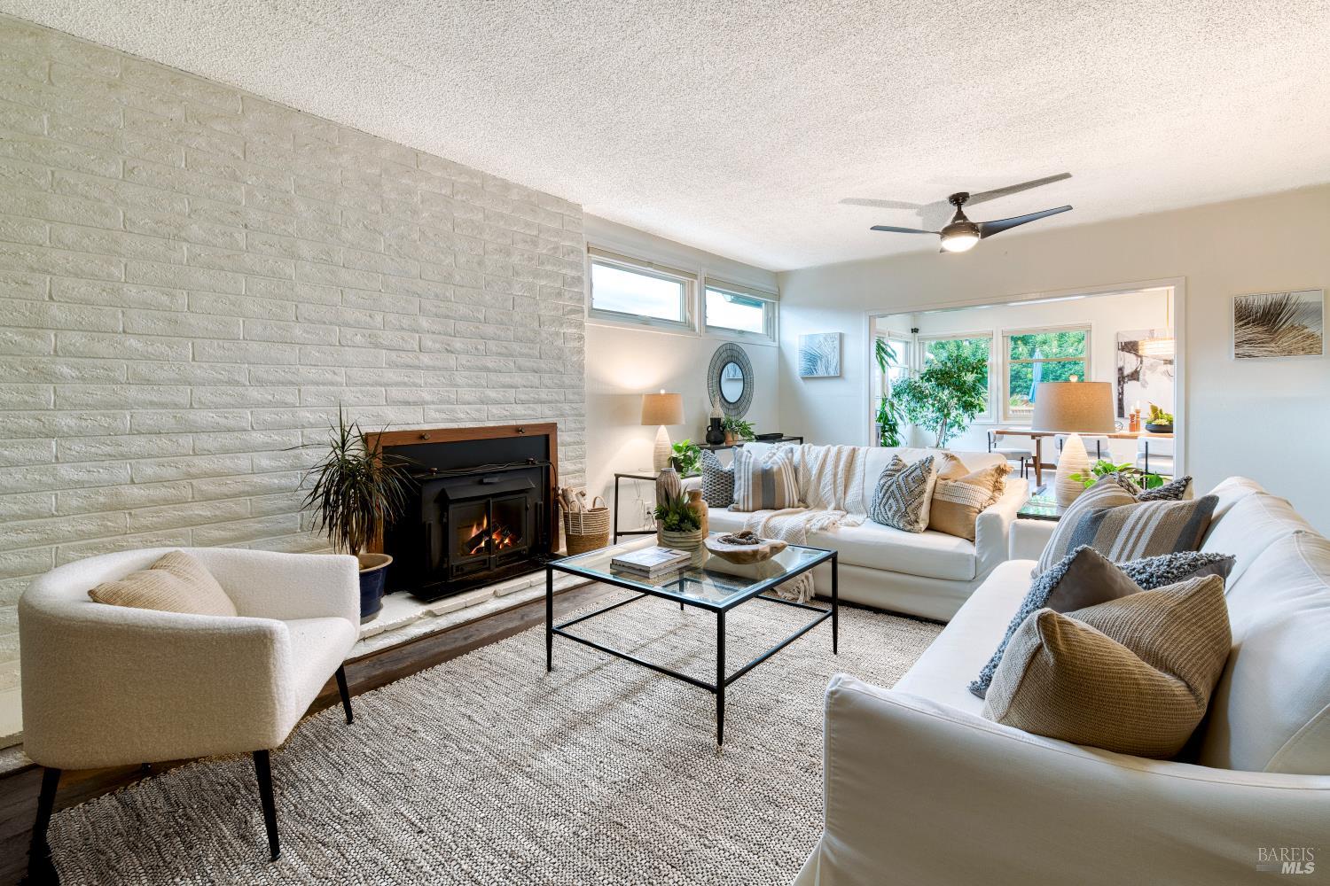 Detail Gallery Image 6 of 28 For 133 Montego Key, Novato,  CA 94949 - 3 Beds | 3 Baths