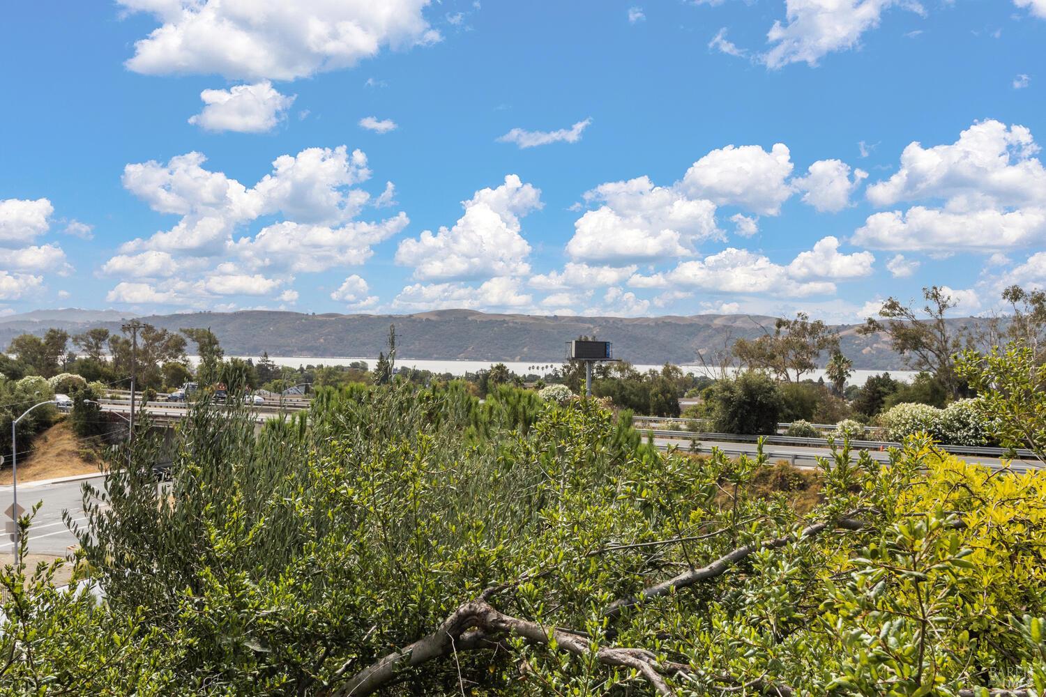 Detail Gallery Image 4 of 59 For 407 Rinconada Ct, Benicia,  CA 94510 - – Beds | – Baths