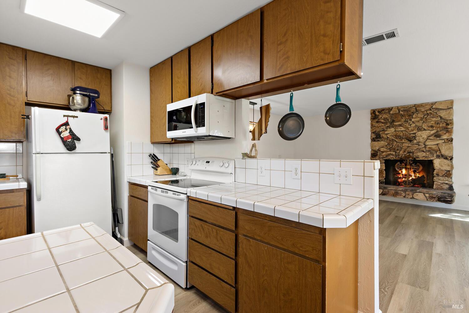 Detail Gallery Image 14 of 59 For 407 Rinconada Ct, Benicia,  CA 94510 - – Beds | – Baths