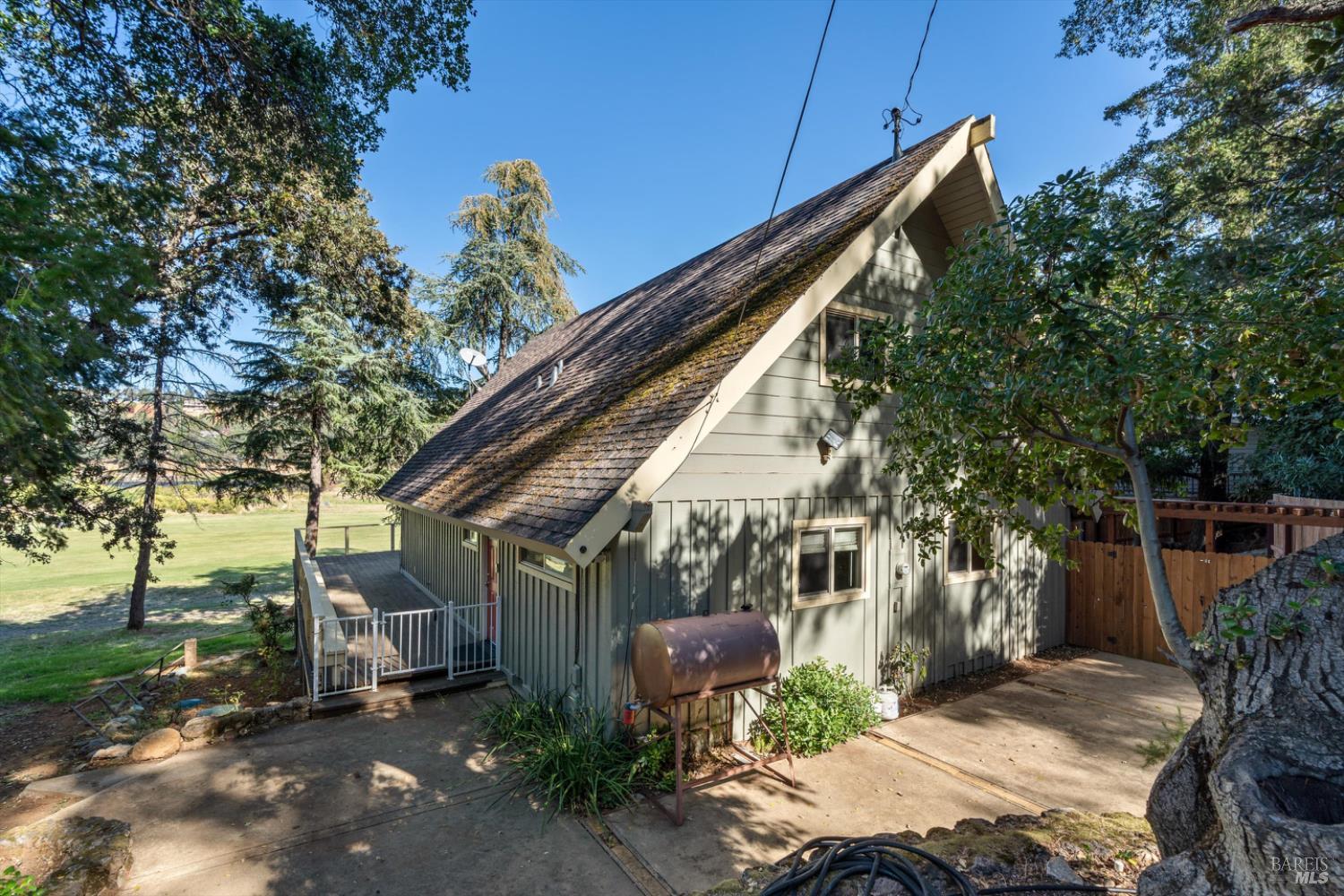 Detail Gallery Image 2 of 28 For 2992 Buckingham Dr, Kelseyville,  CA 95451 - 3 Beds | 2/1 Baths