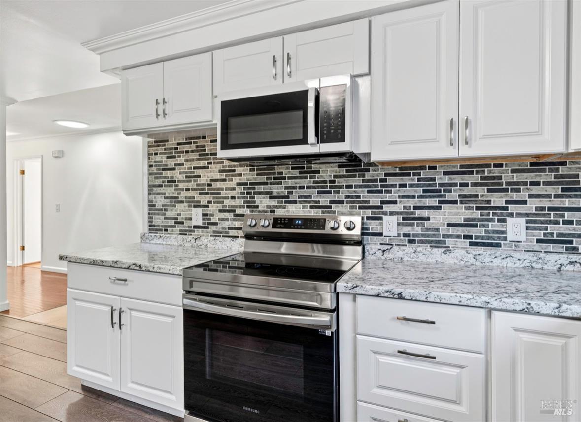 Detail Gallery Image 32 of 51 For 844 Cedarwood Ln, Petaluma,  CA 94954 - 4 Beds | 2 Baths