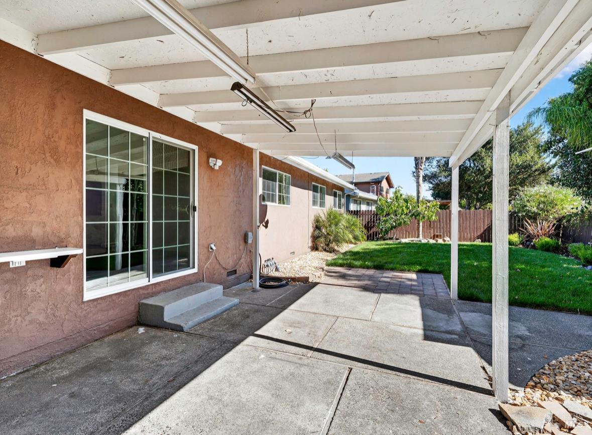 Detail Gallery Image 40 of 51 For 844 Cedarwood Ln, Petaluma,  CA 94954 - 4 Beds | 2 Baths